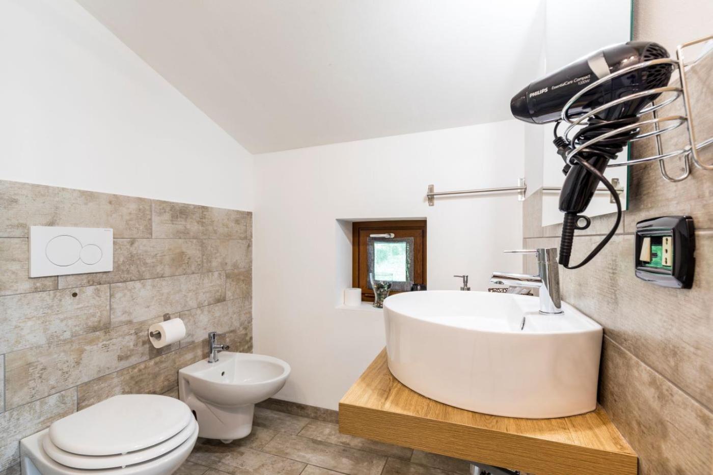 Double or Twin Room with View - Photo 5