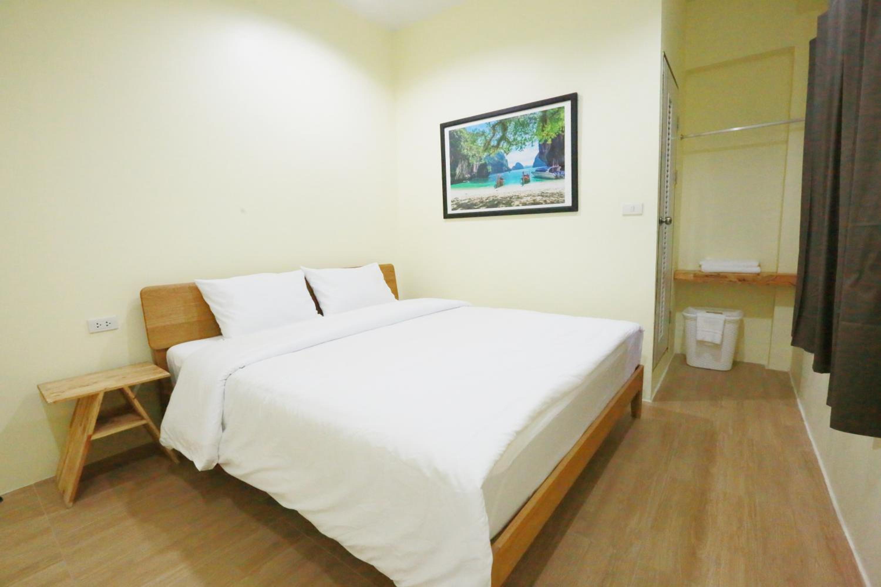 Deluxe King Room photo 1