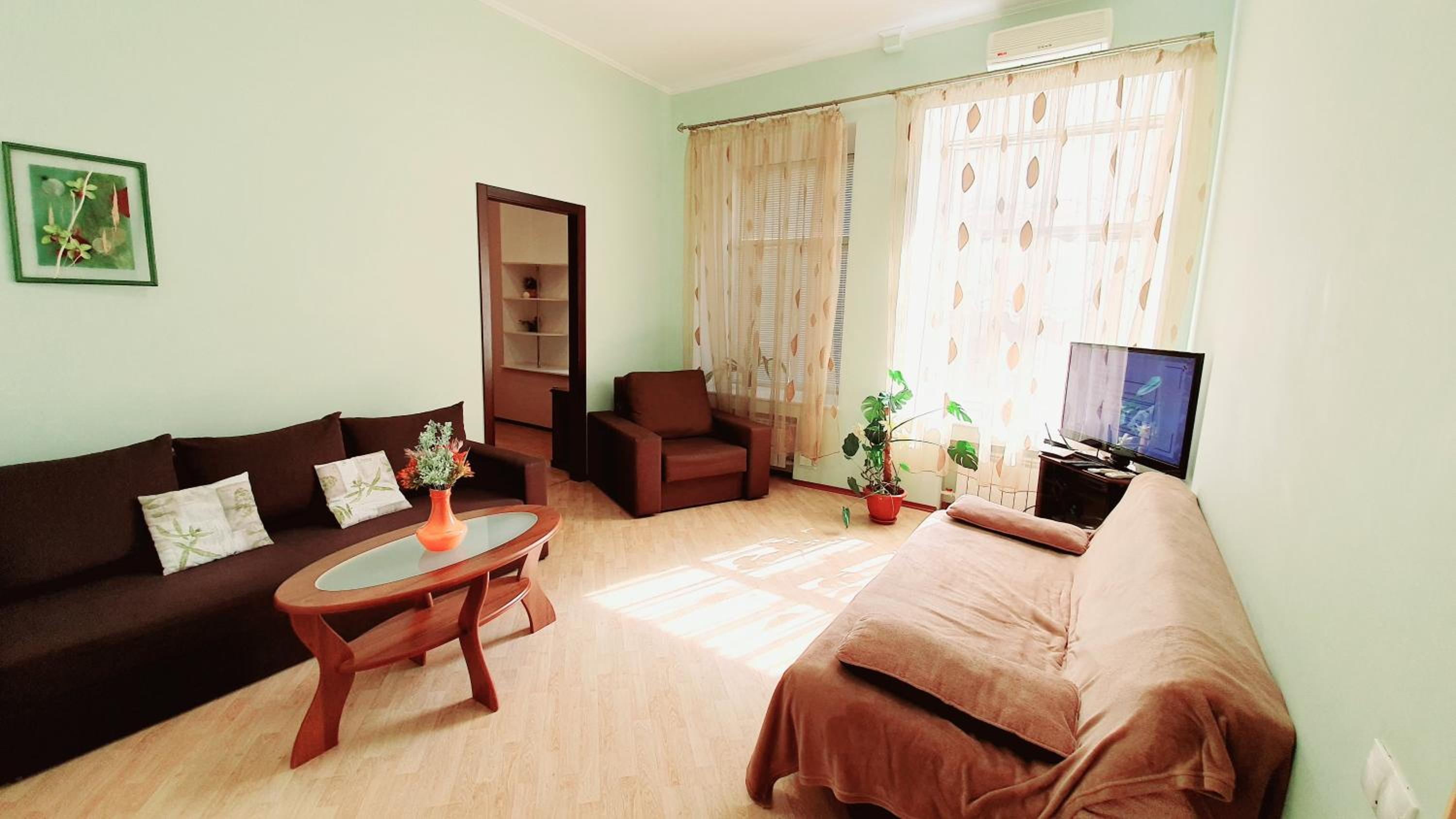 Comfort Two-Bedroom Apartment - Prorizna Street 18/1