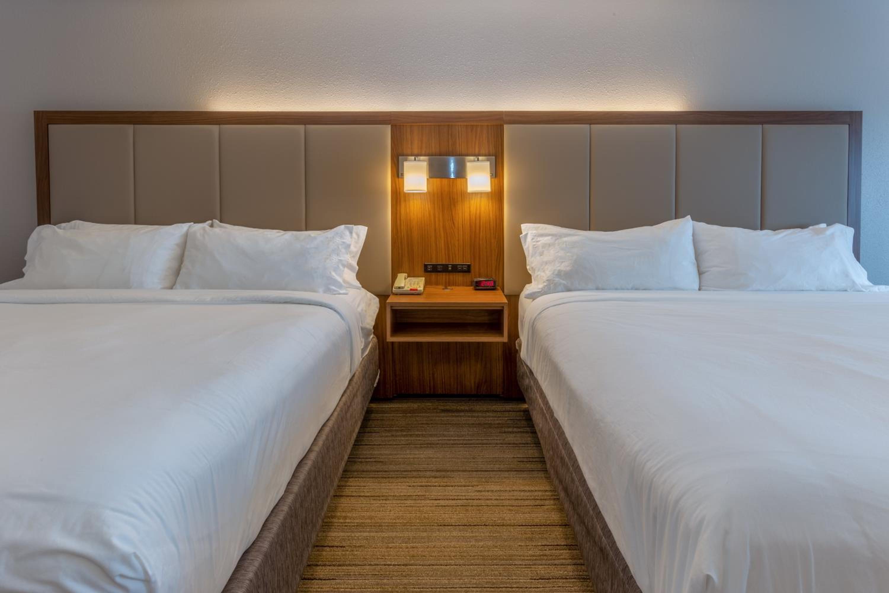 One-Bedroom King Suite with Two King Beds - Photo 5