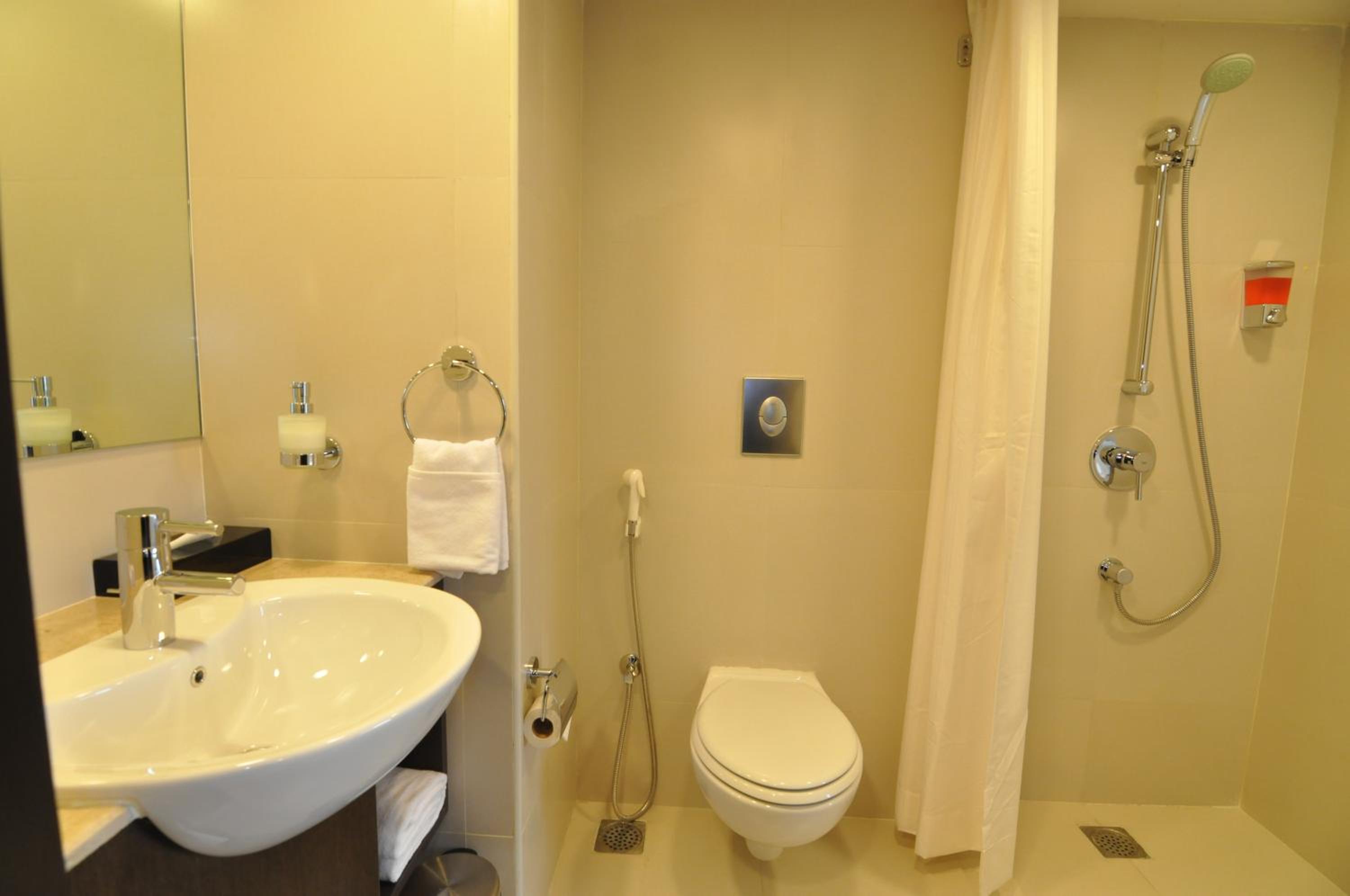Superior Double Room (Late Check-Out upto 2 hours (subject to availability) - Photo 2