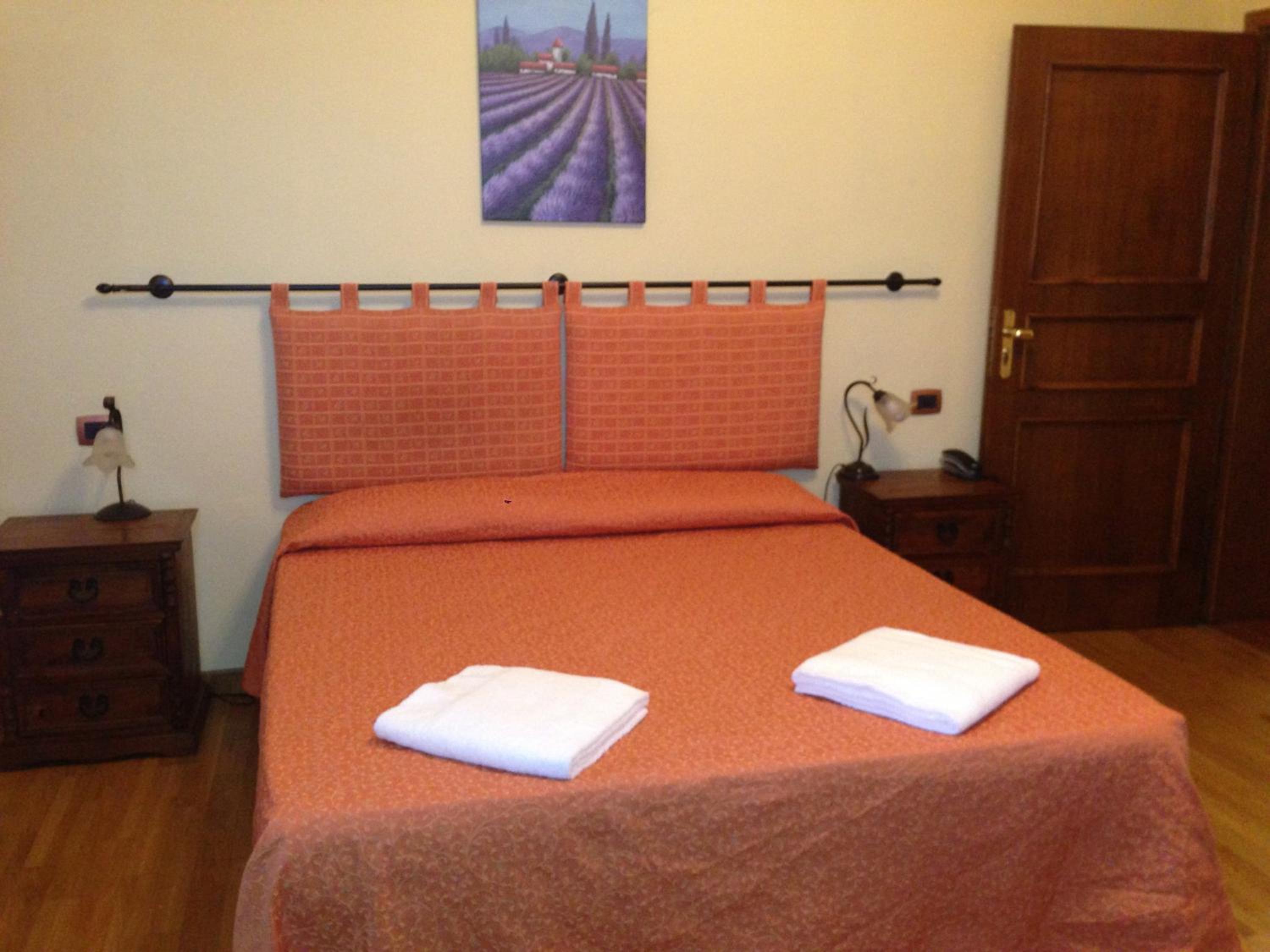 Standard Double Room - Photo 2