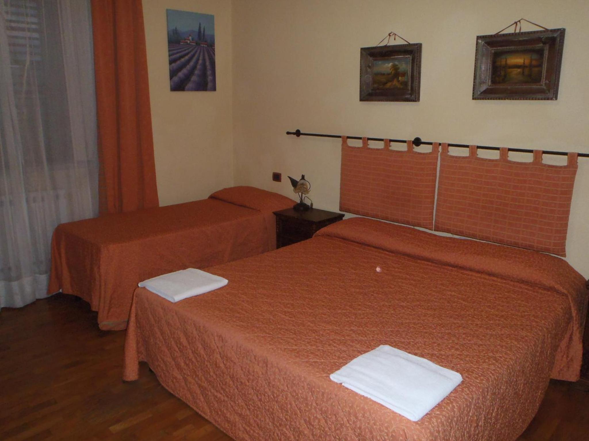 Standard Triple Room - Photo 4