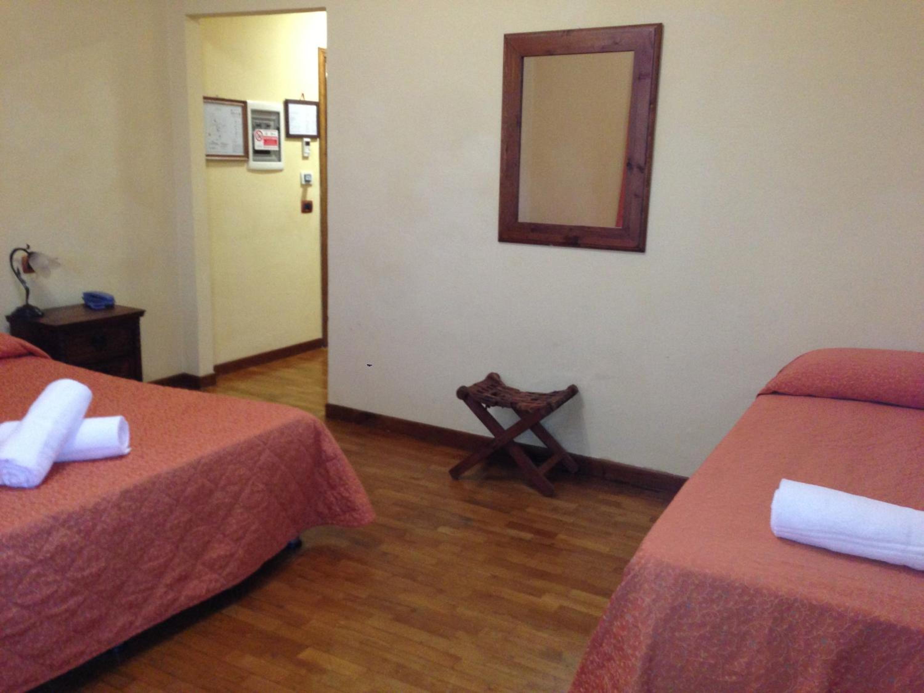 Standard Triple Room - Photo 3
