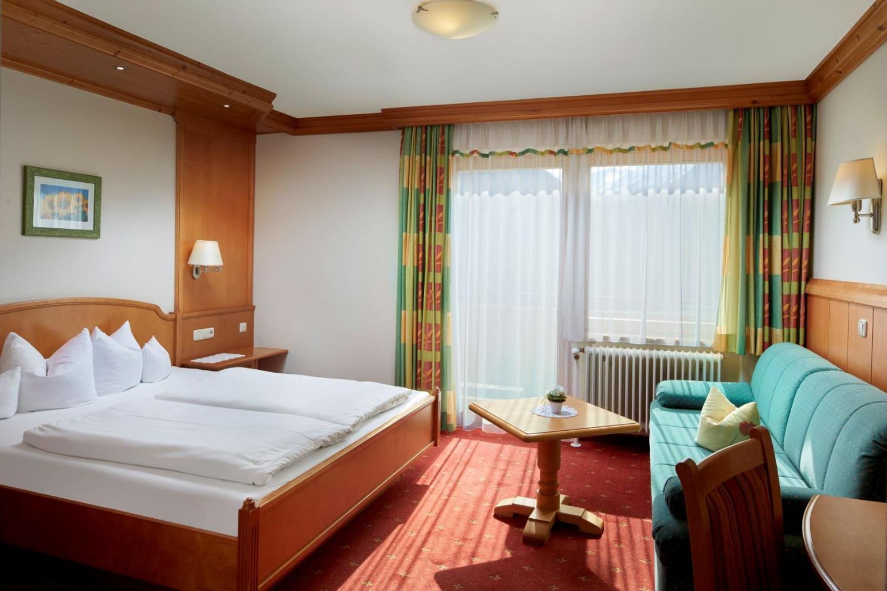 Triple Room with Balcony photo 1