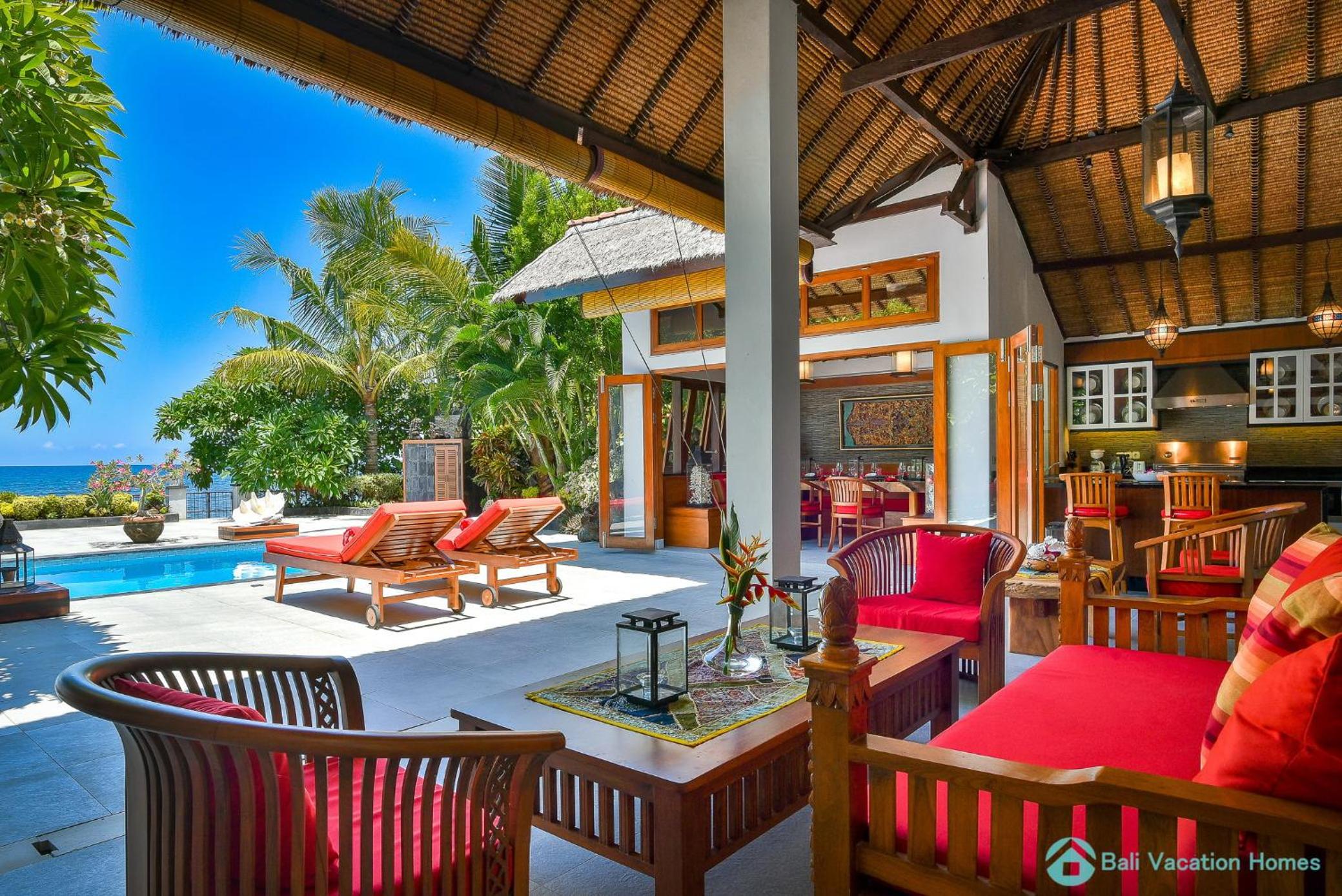 Three-Bedroom Villa photo 1