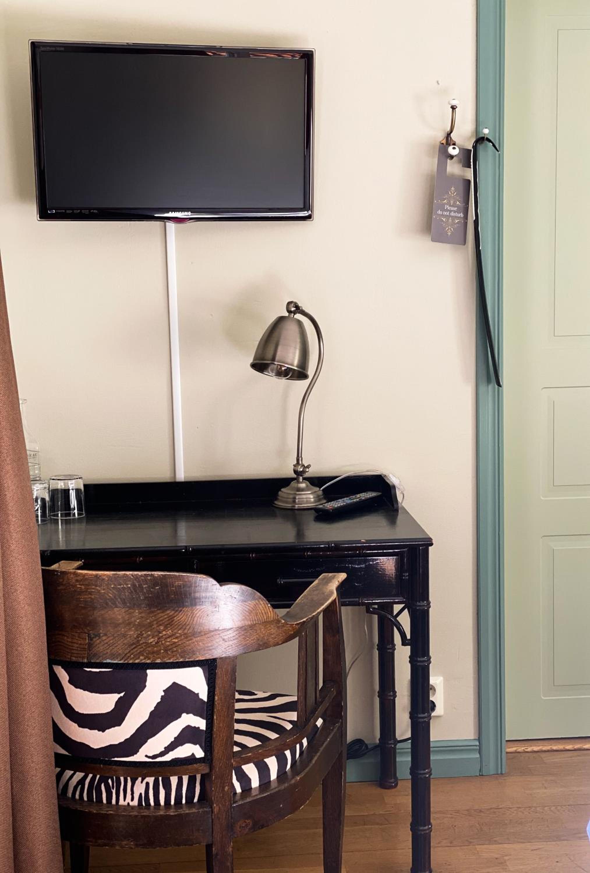 Double or Twin Room - Photo 7