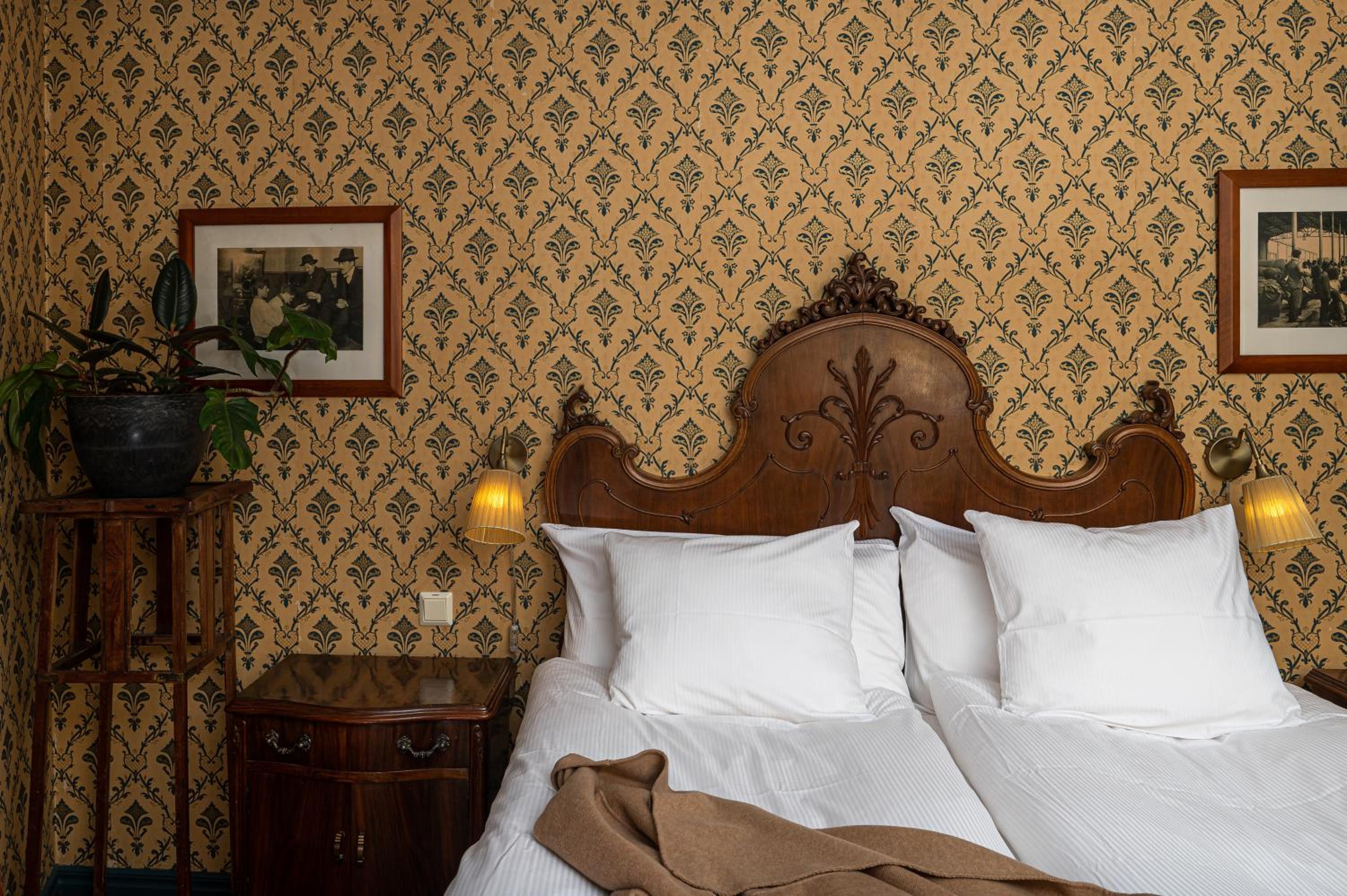 Double or Twin Room - Photo 4