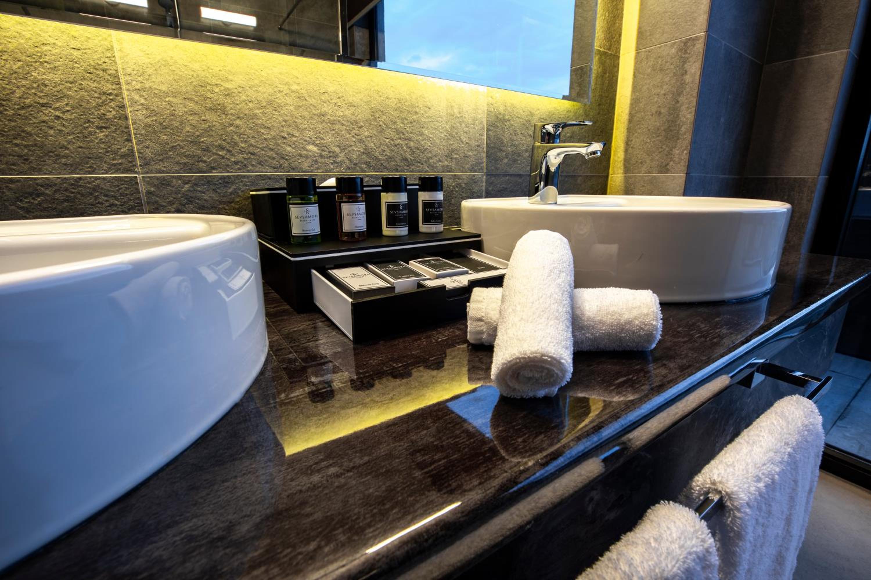 Superior Double Room - Photo 3
