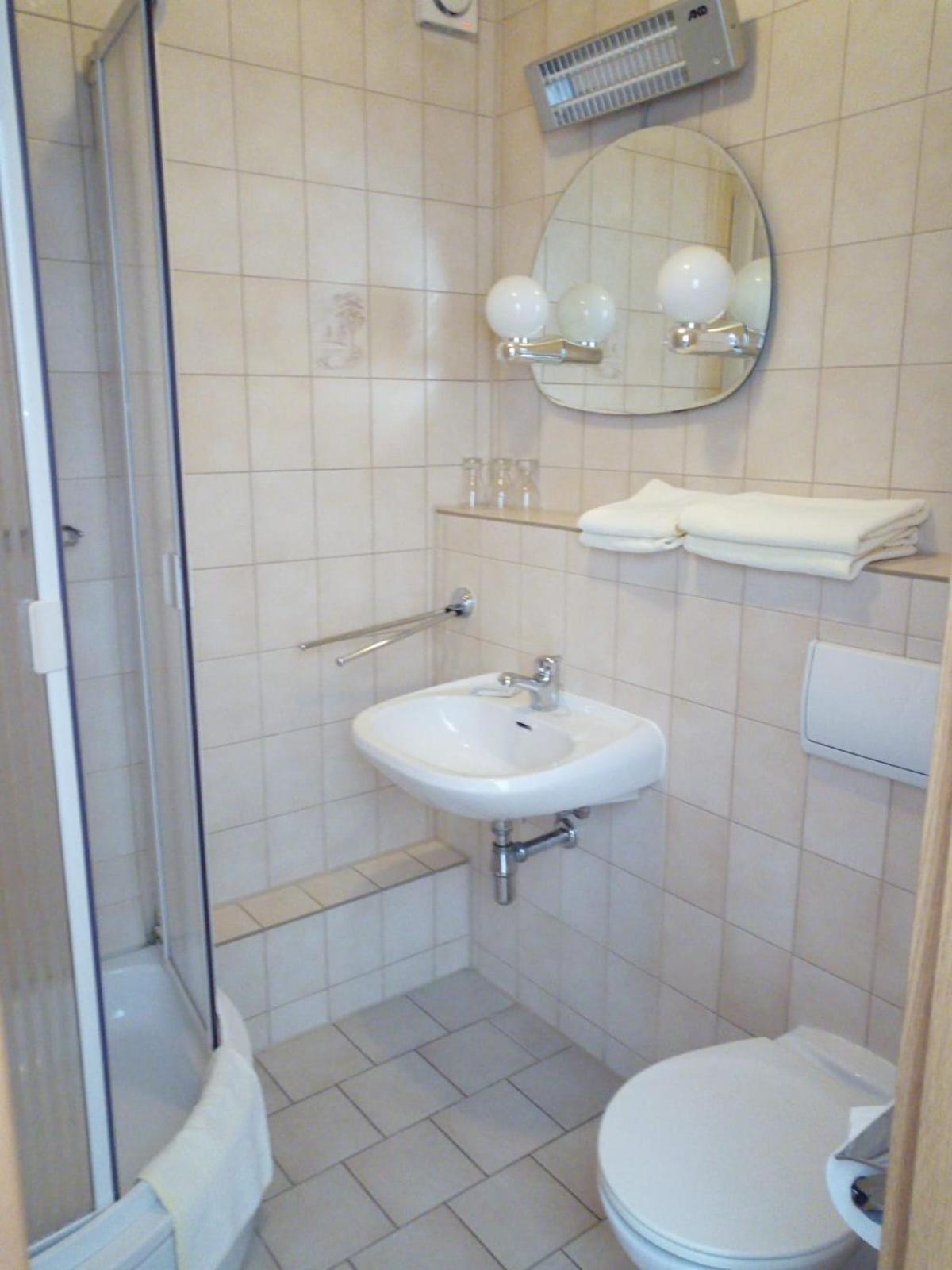 Double Room - Photo 2