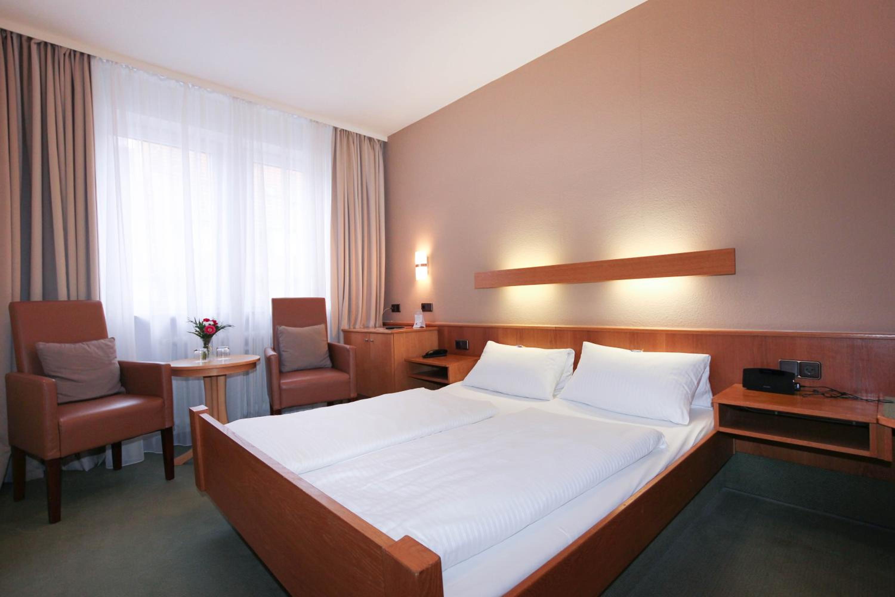 Economy Double Room - Photo 1