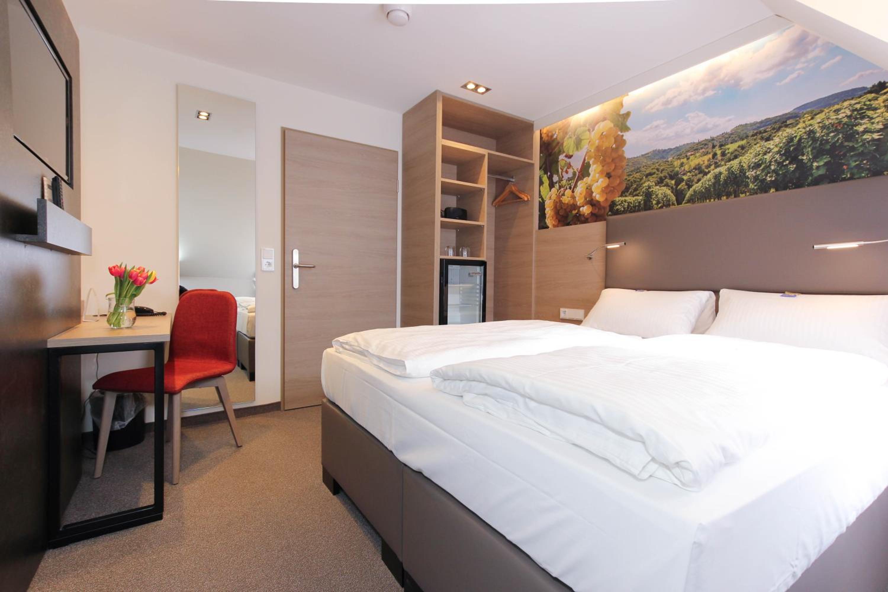 Classic Twin Room - Photo 12