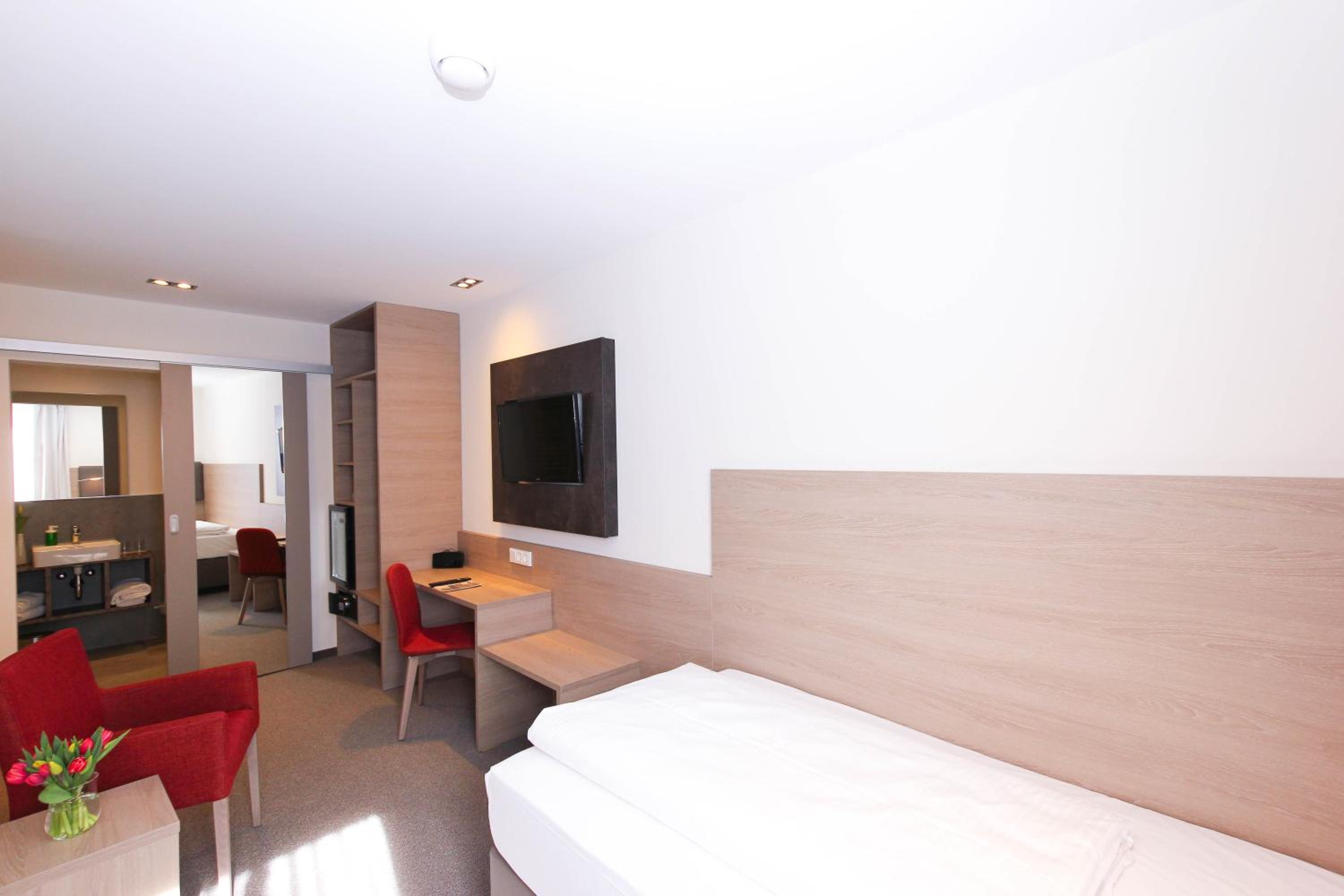 Classic Twin Room - Photo 10