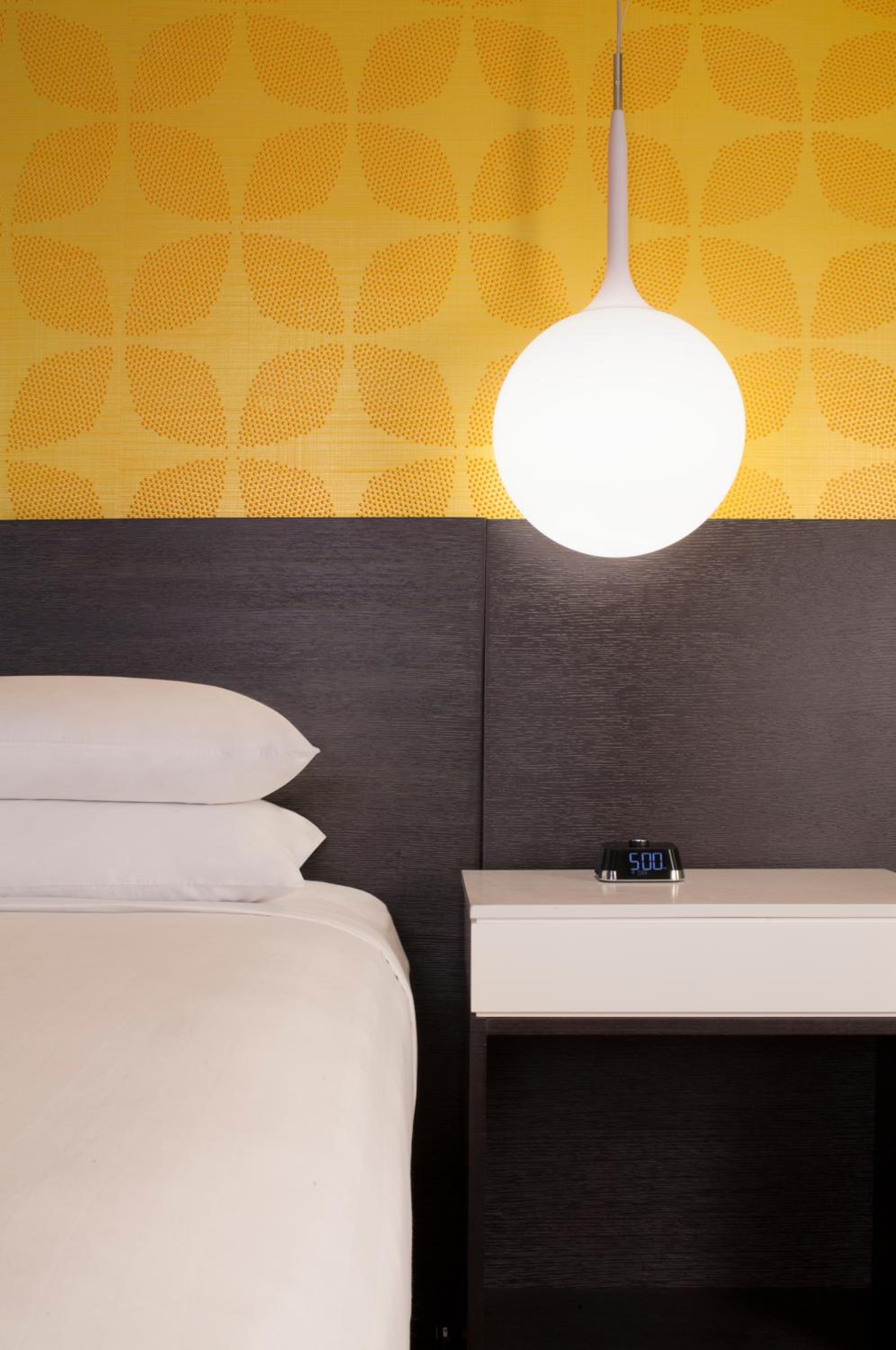 1 King Bed - Disability Access