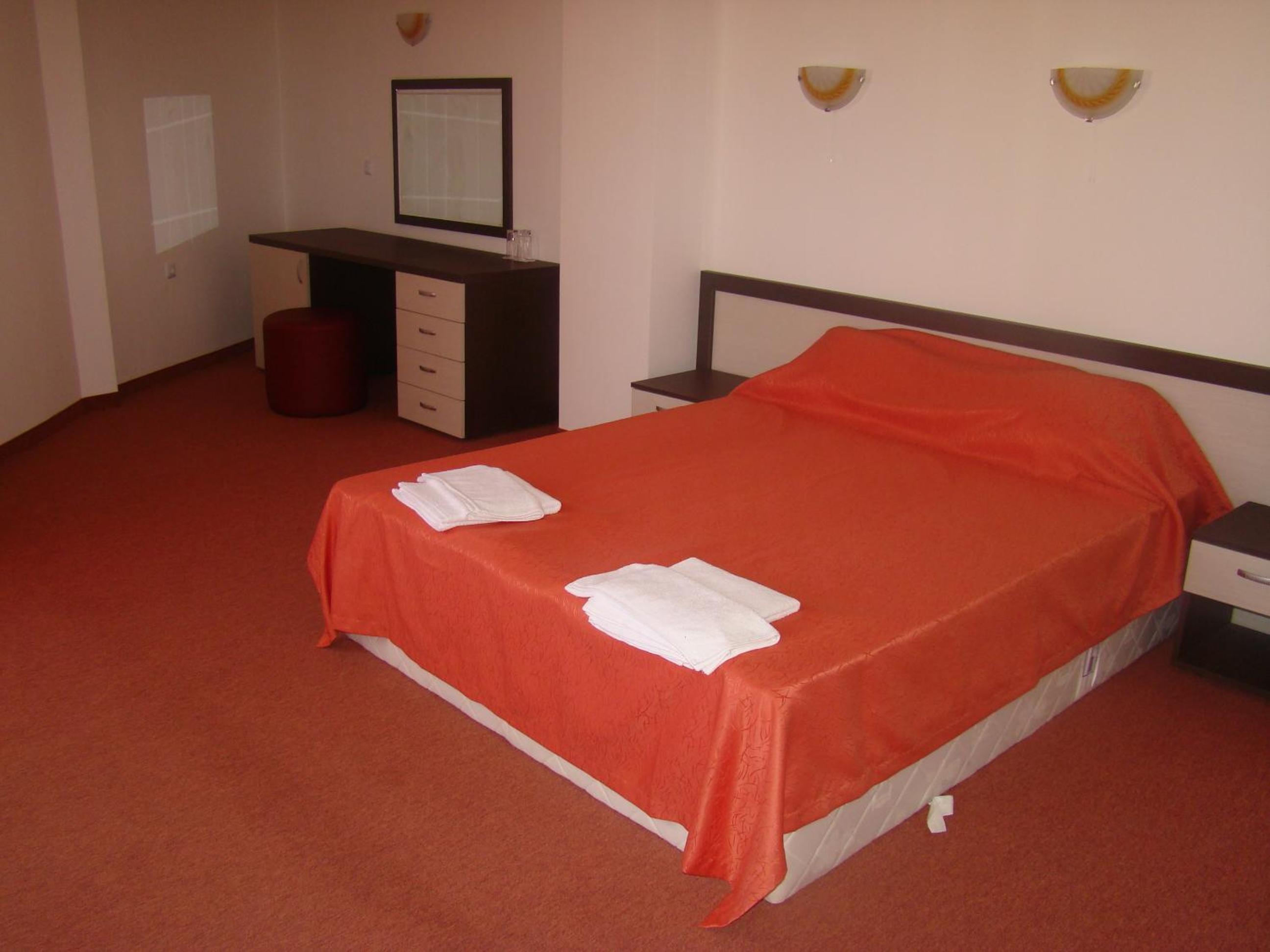 One-Bedroom Apartment with Sea View - Photo 1