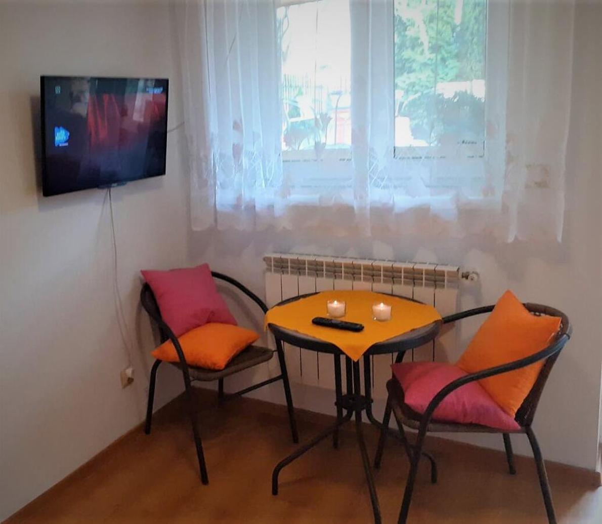 Apartment with Terrace - Photo 4