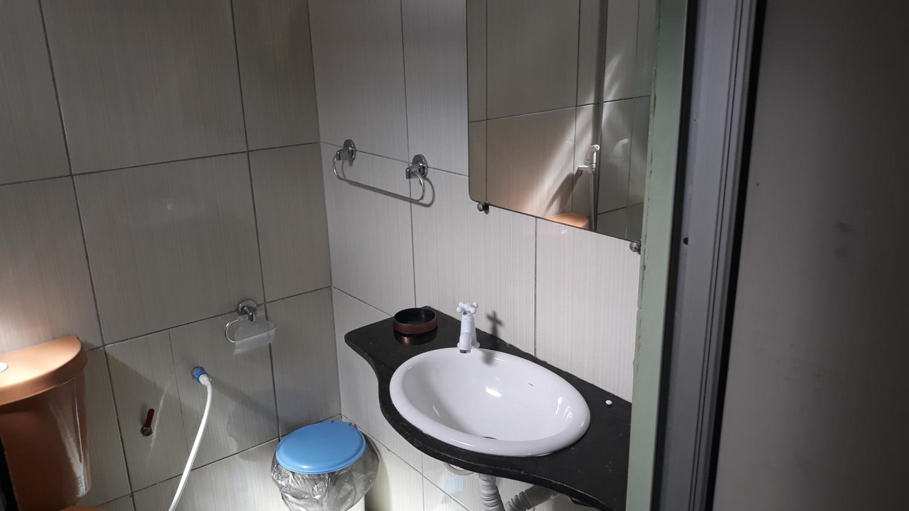 Queen Suite with Pool View