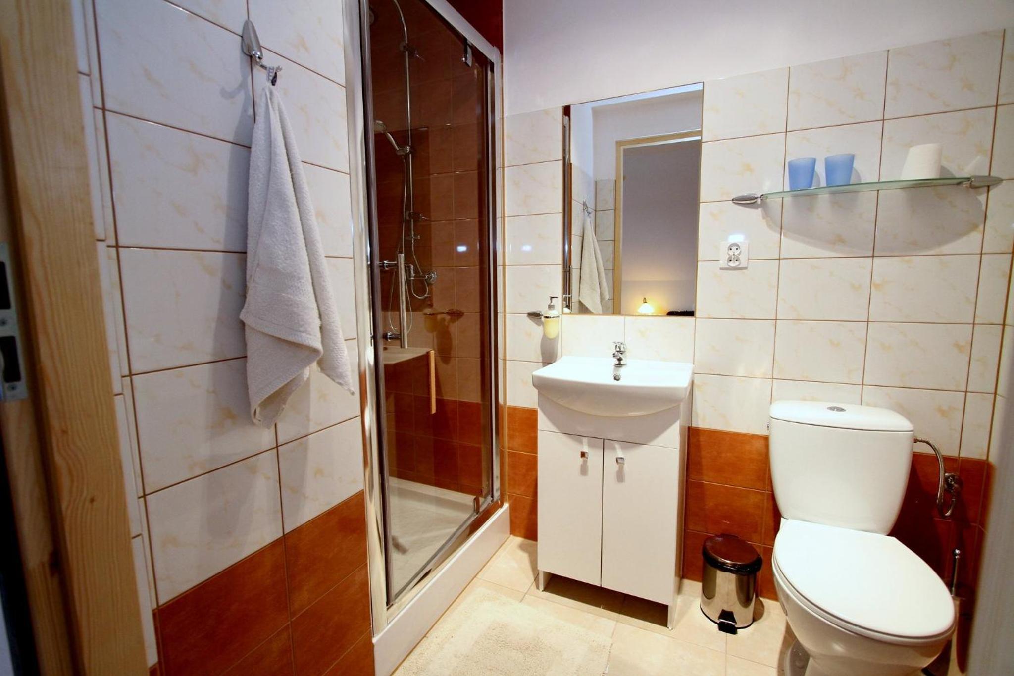 Quadruple Room - Photo 12