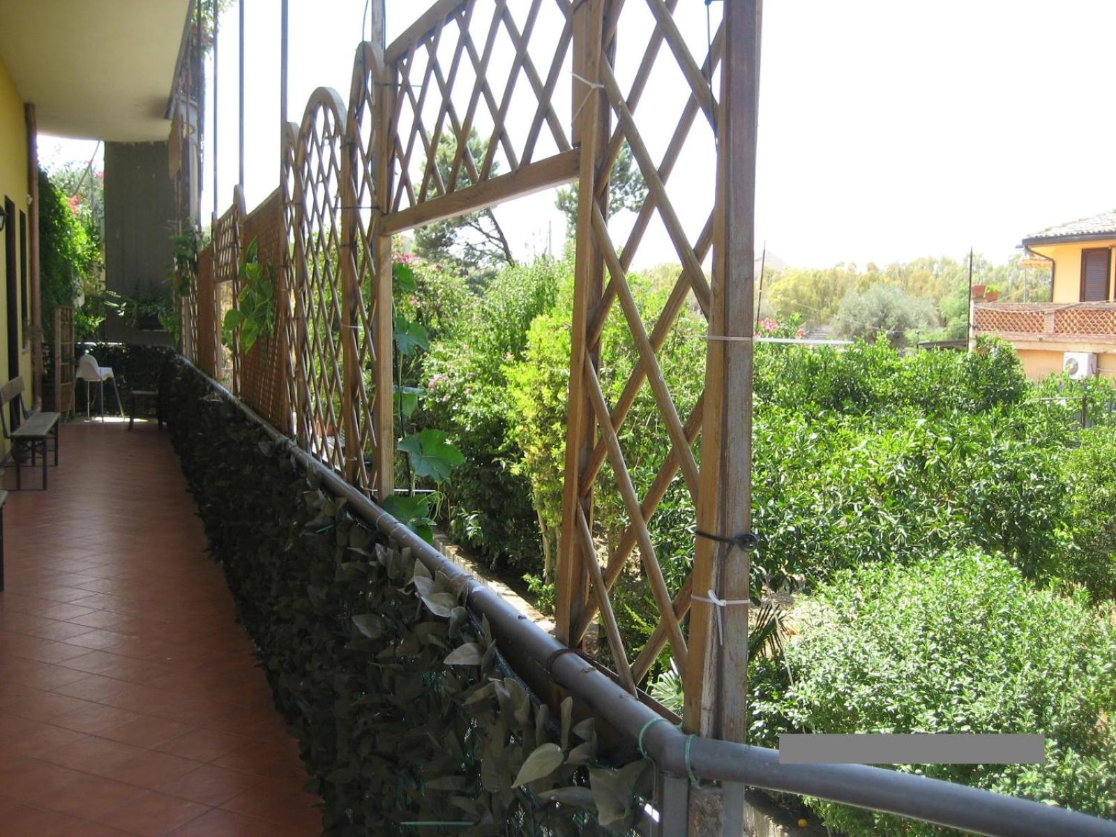 Double Room with Balcony - Photo 2