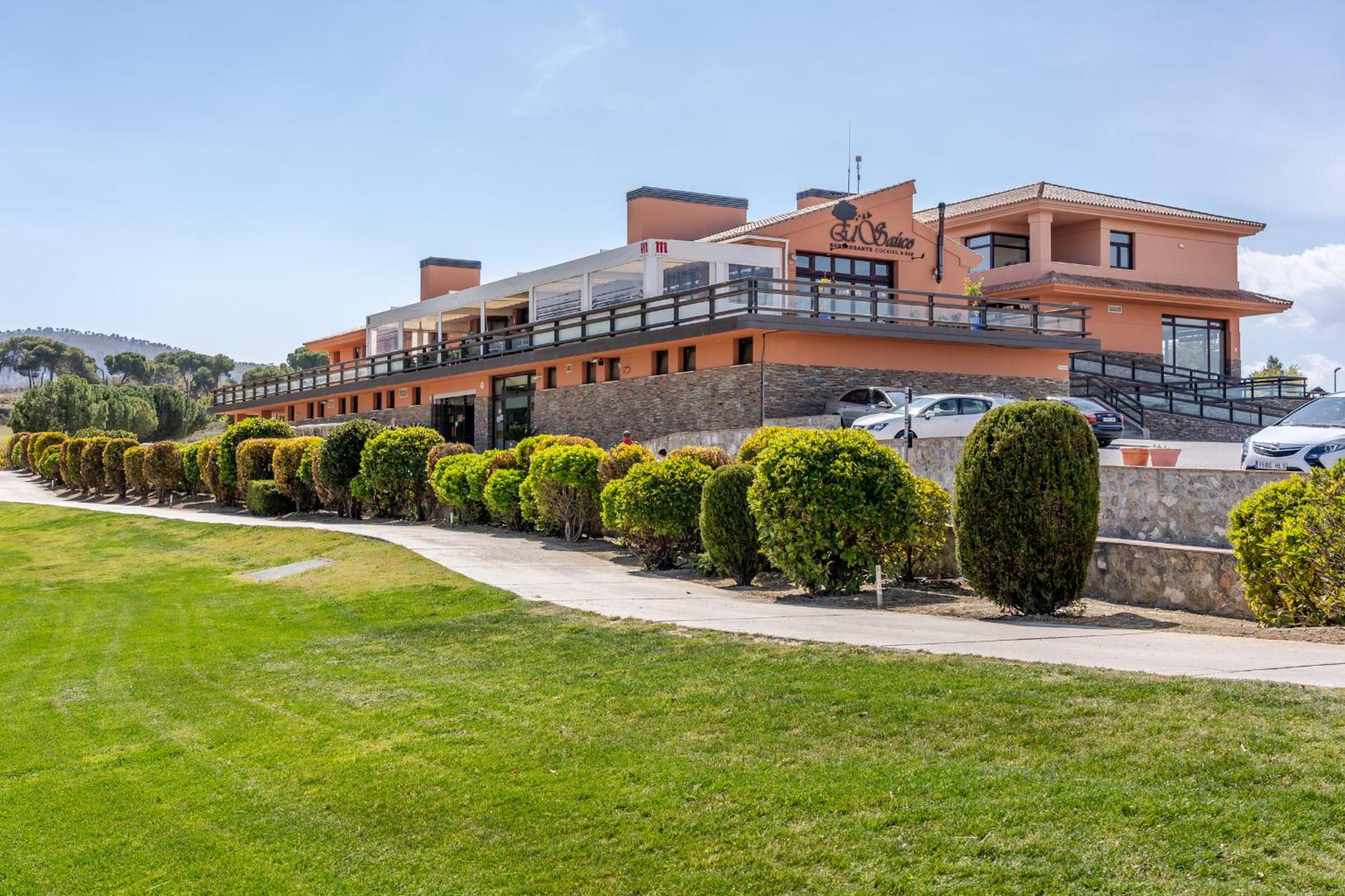 Villa photo 3