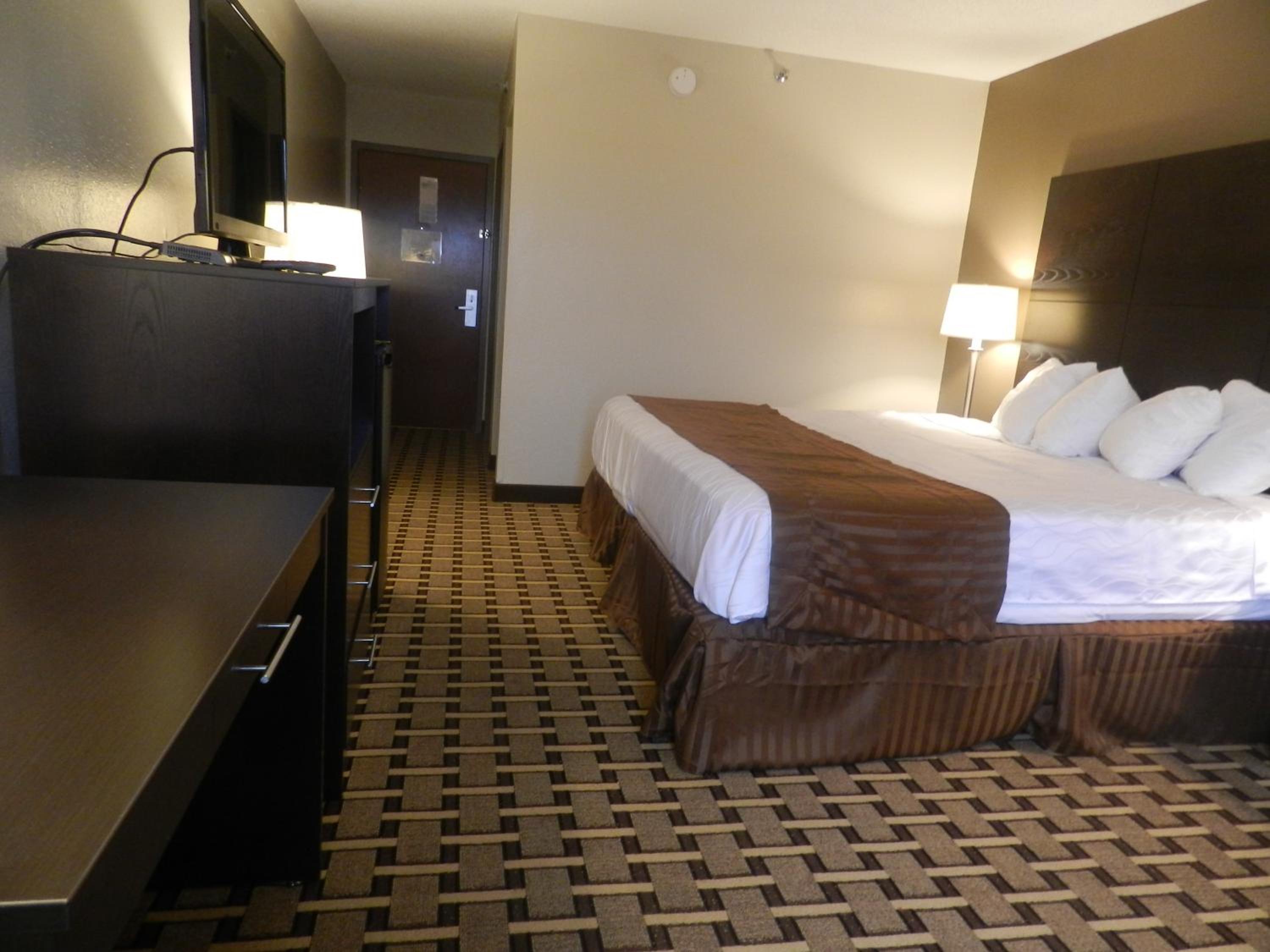 King Room - Non-Smoking - Photo 4
