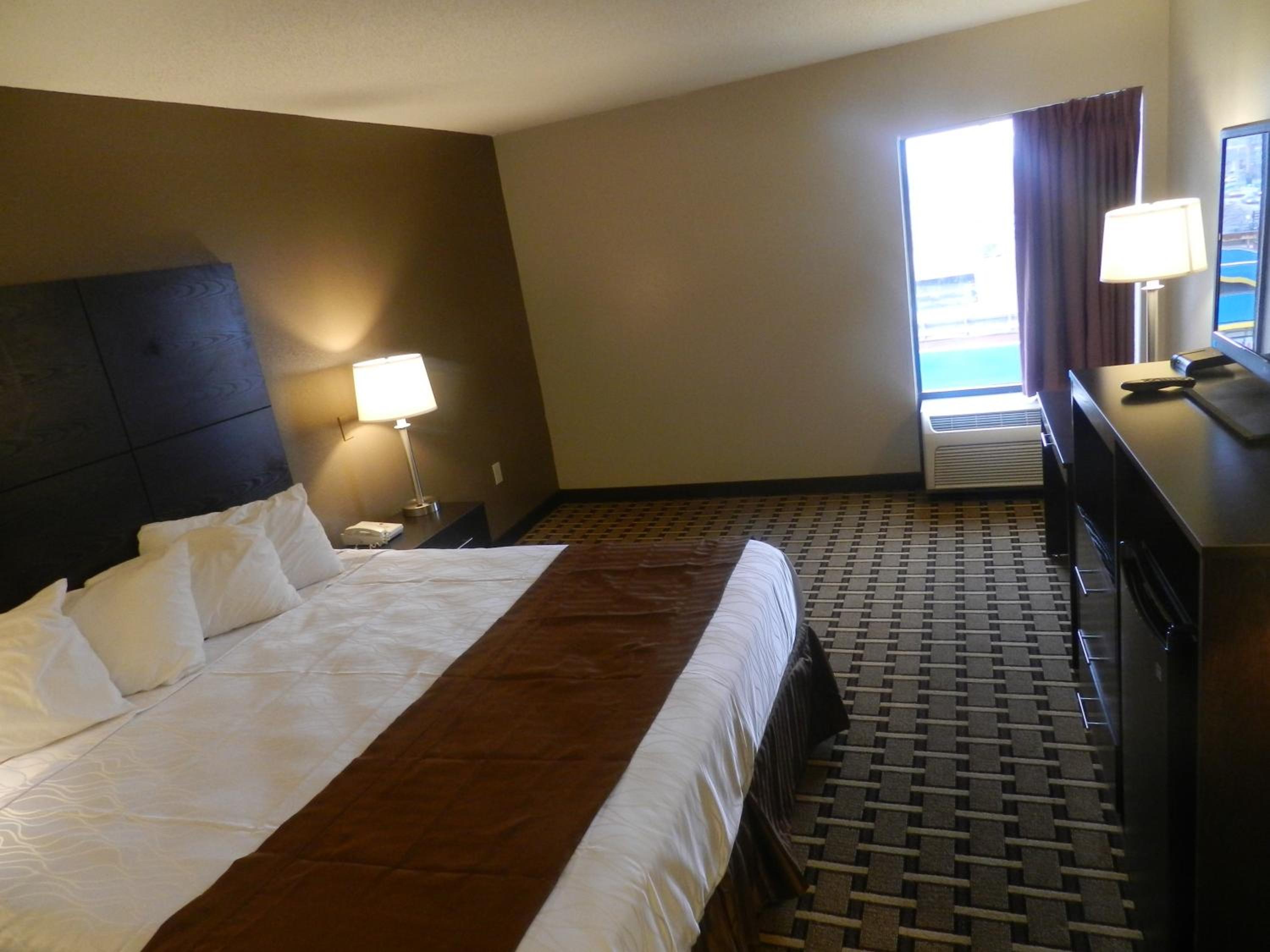 King Room - Non-Smoking - Photo 5