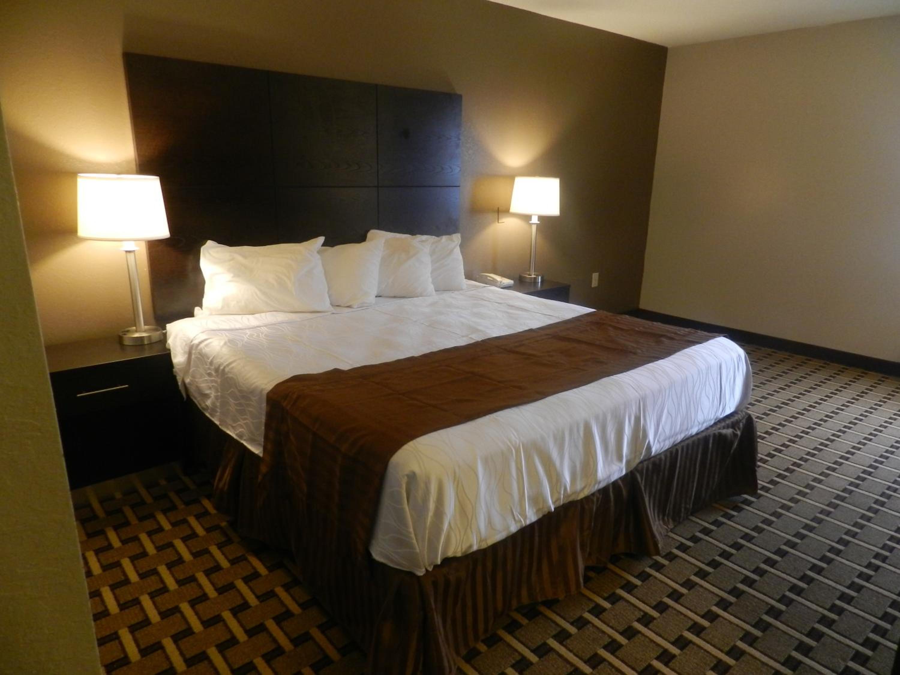 King Room - Non-Smoking - Photo 1