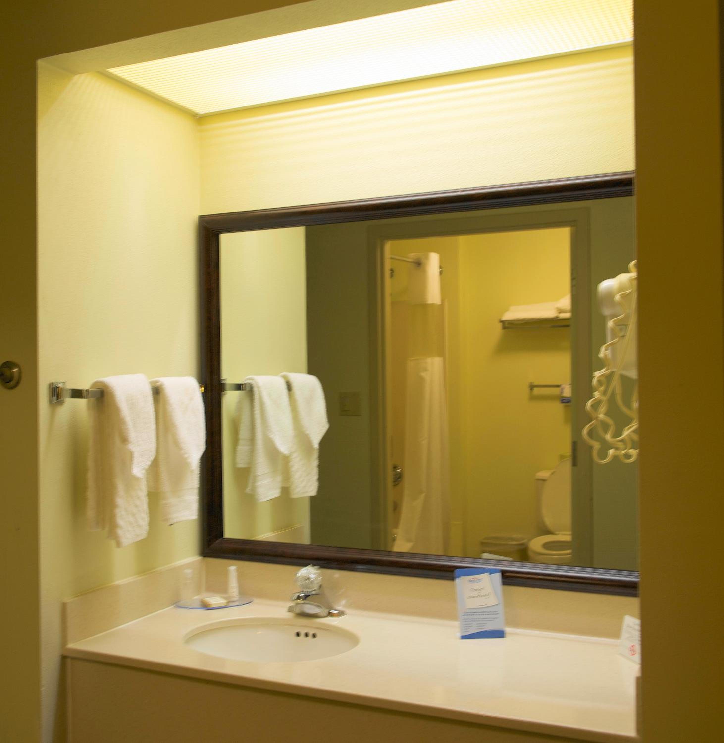 King Studio Suite - Non-Smoking - Photo 2
