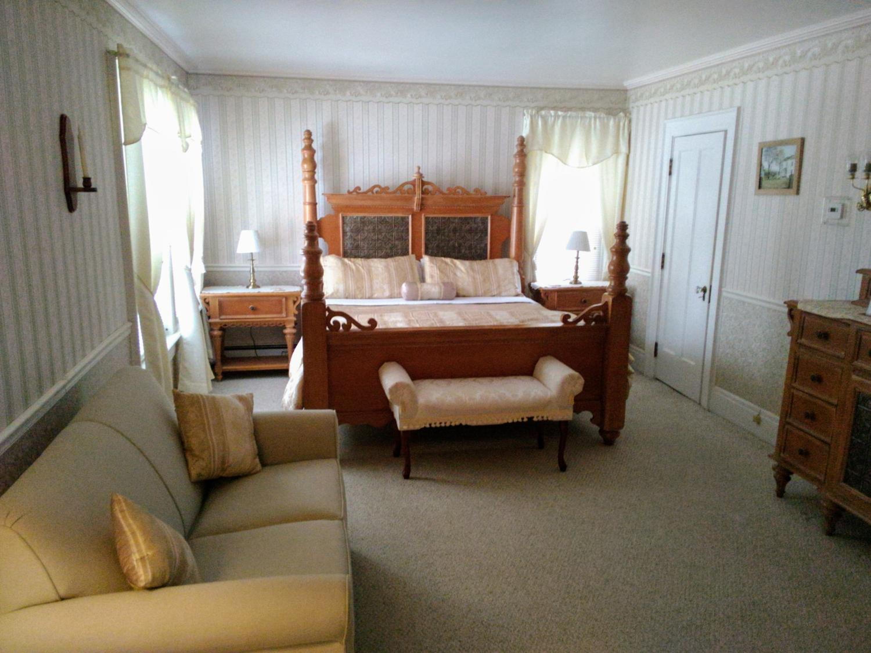 Triple Room With Shared Bathroom photo 2