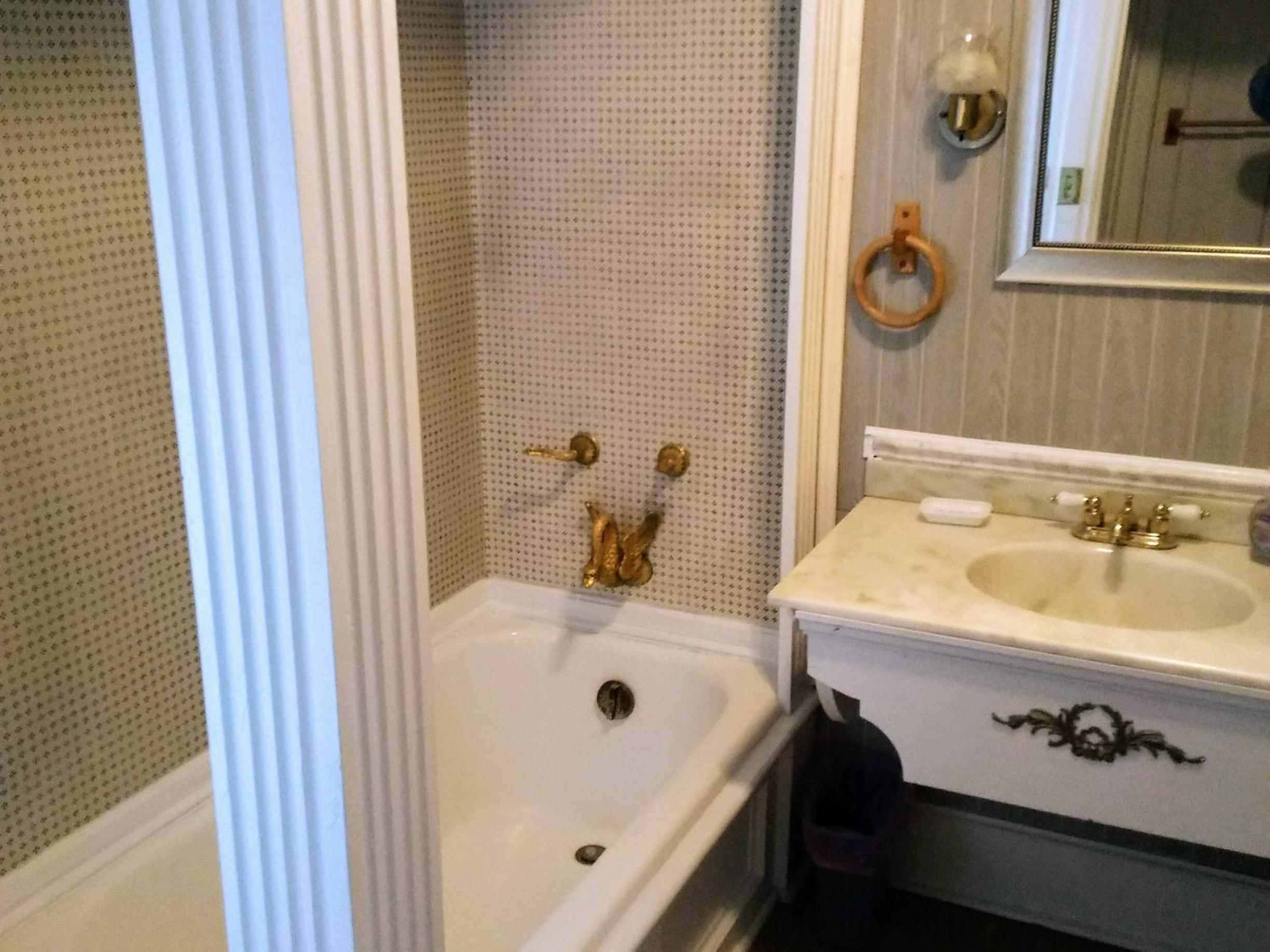 Standard Double Room With Shared Bathroom photo 3