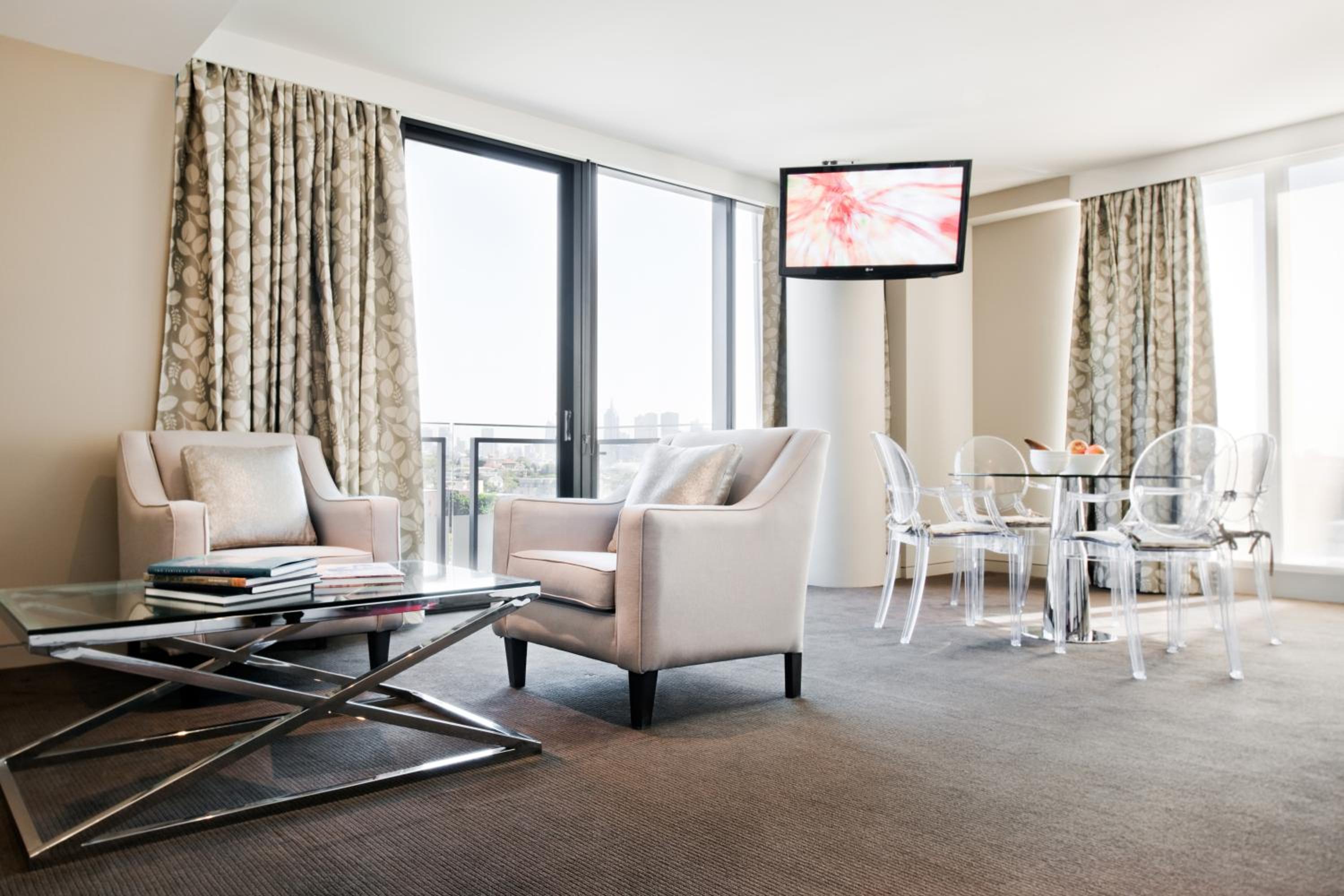 One-Bedroom Deluxe Apartment with Balcony - Photo 4
