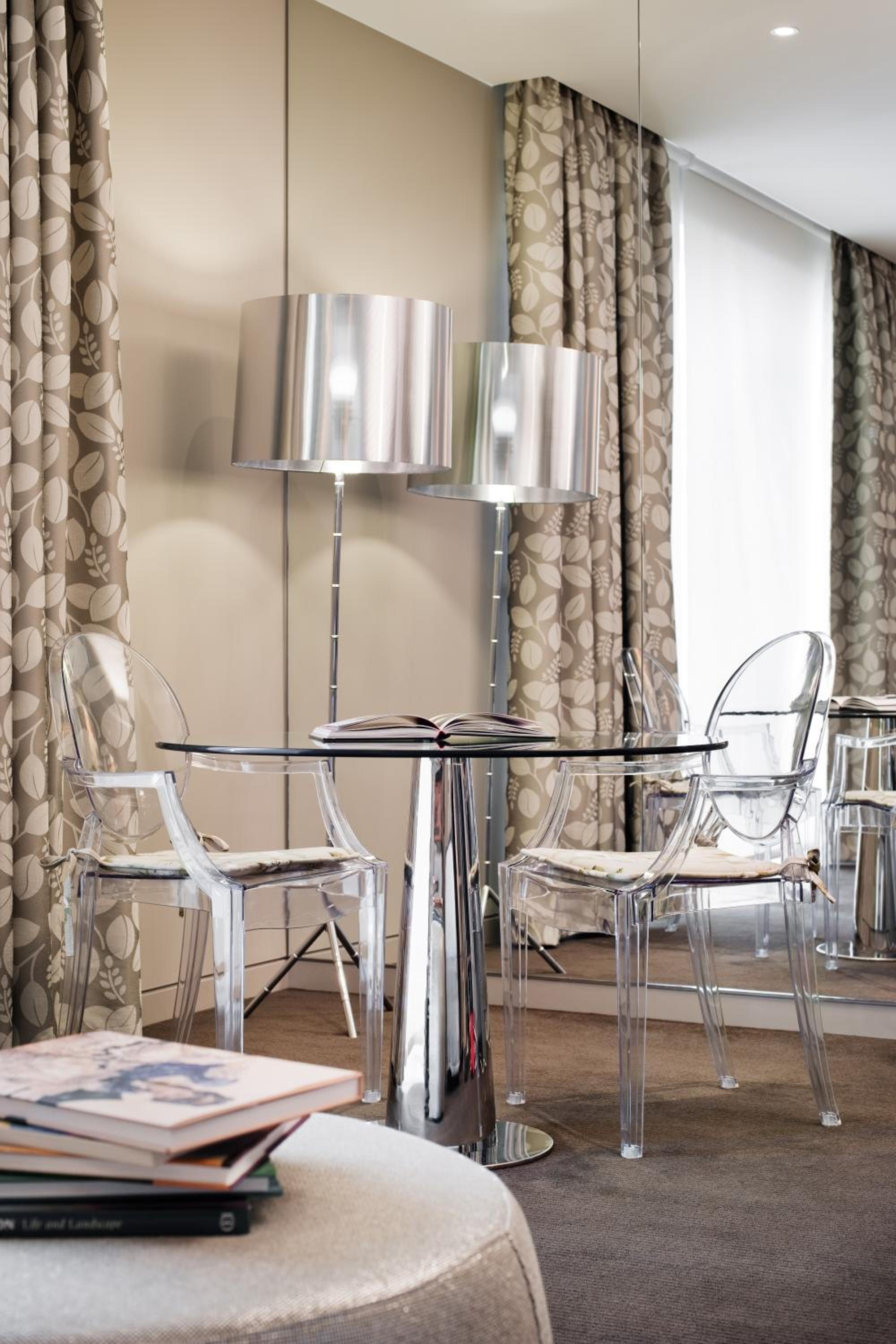 Deluxe Studio Suite - Photo 2