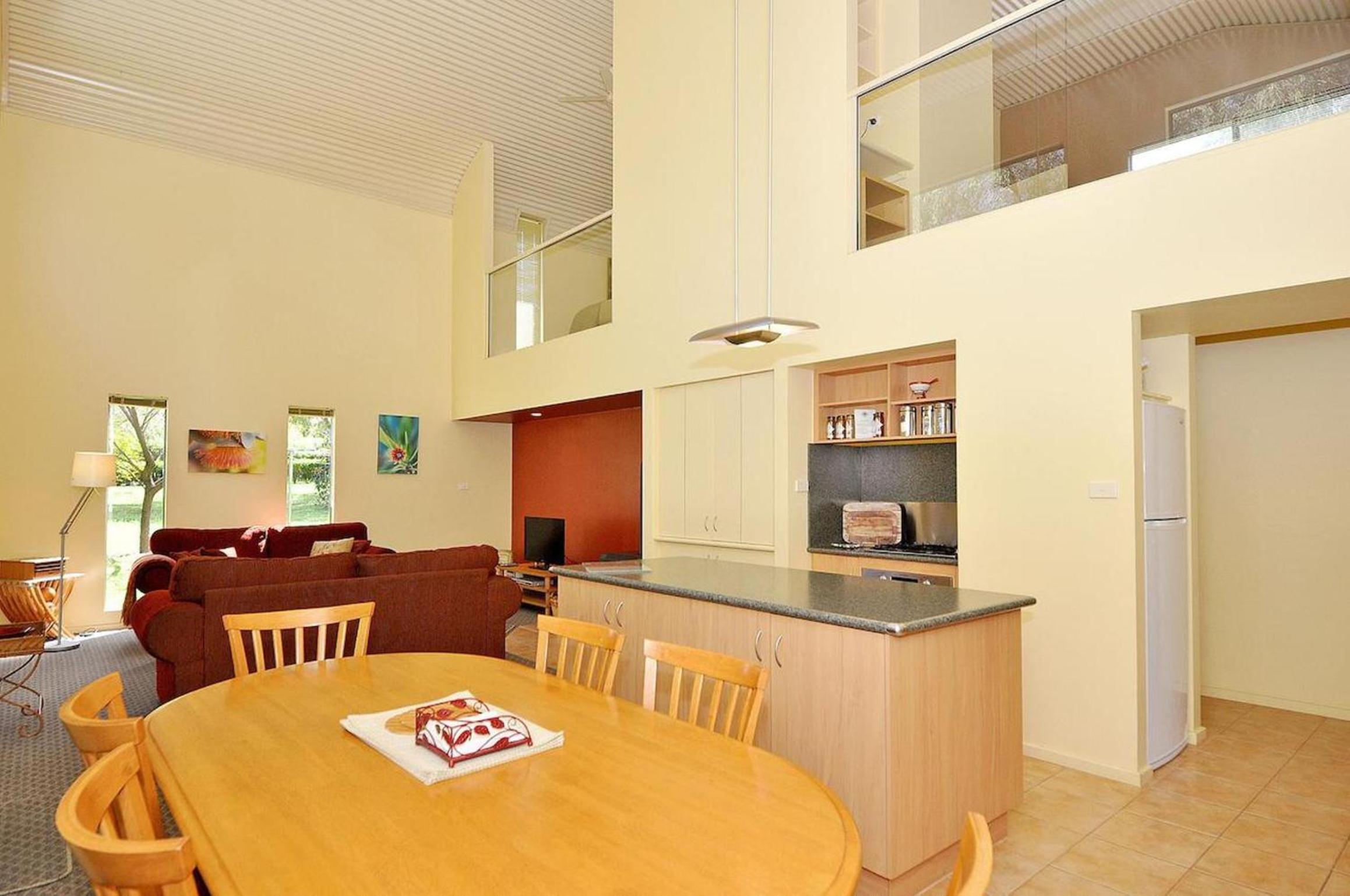 Three-Bedroom House photo 3