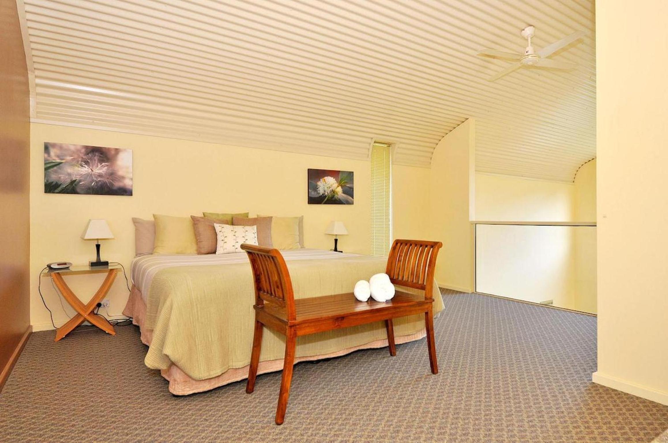 Three-Bedroom House - Lofthouse 1 photo 3
