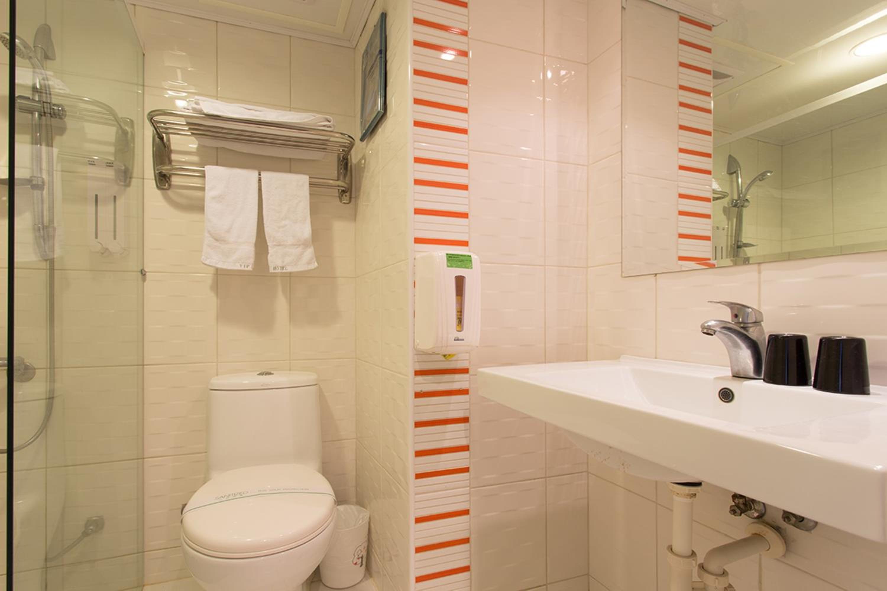 Quadruple Room - Photo 4