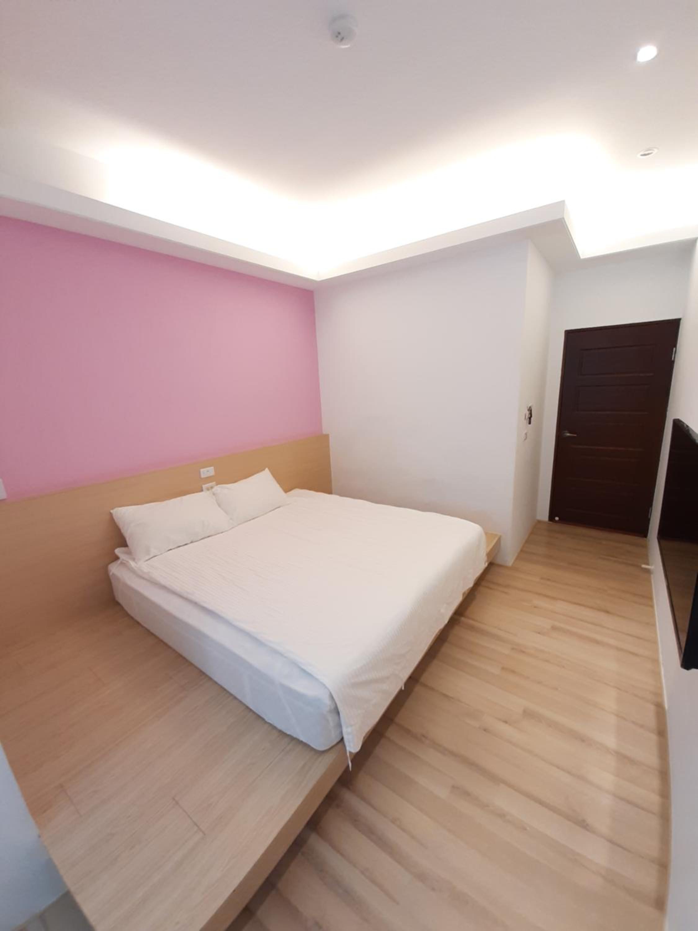Deluxe Double Room with Shower photo 3