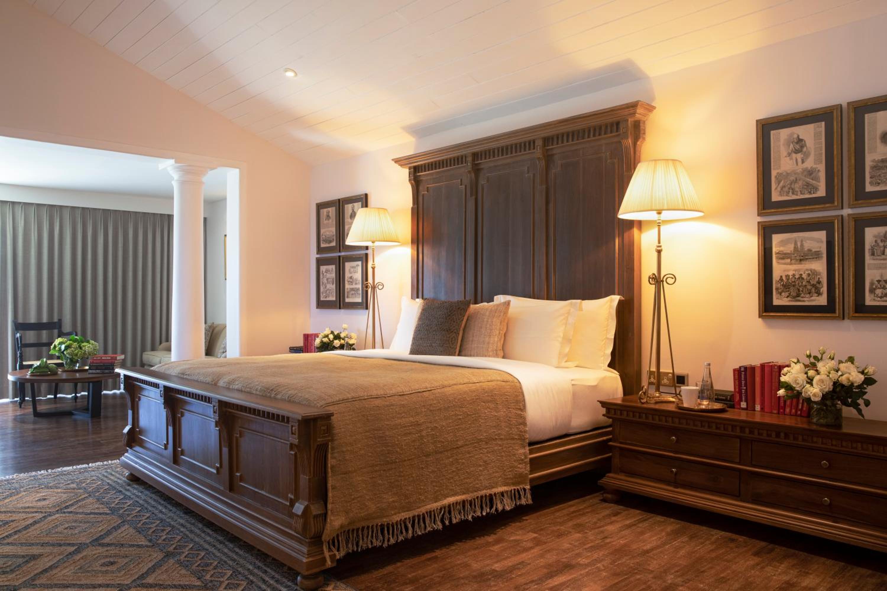 Executive Suite - Photo 9