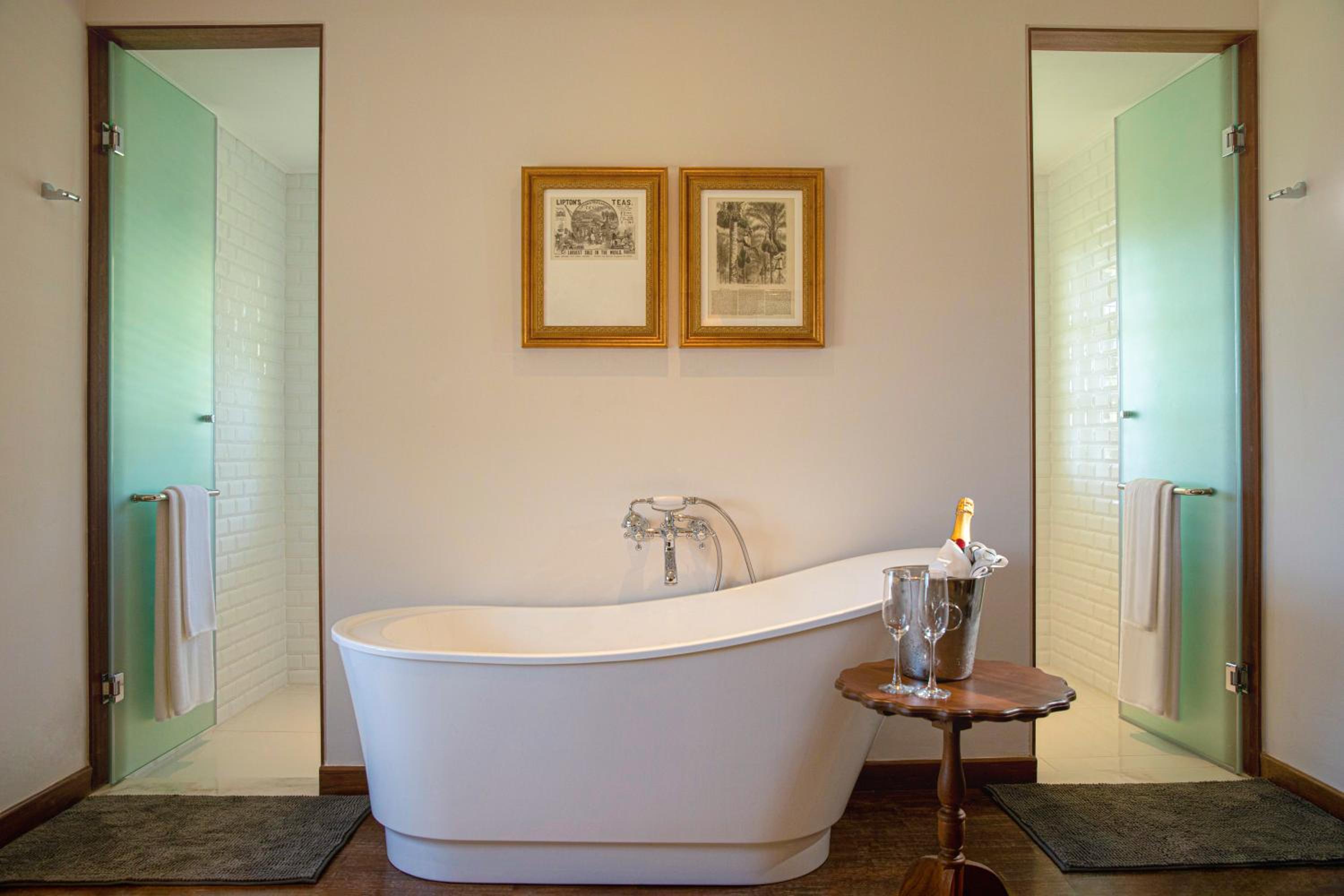 Executive Suite - Photo 13