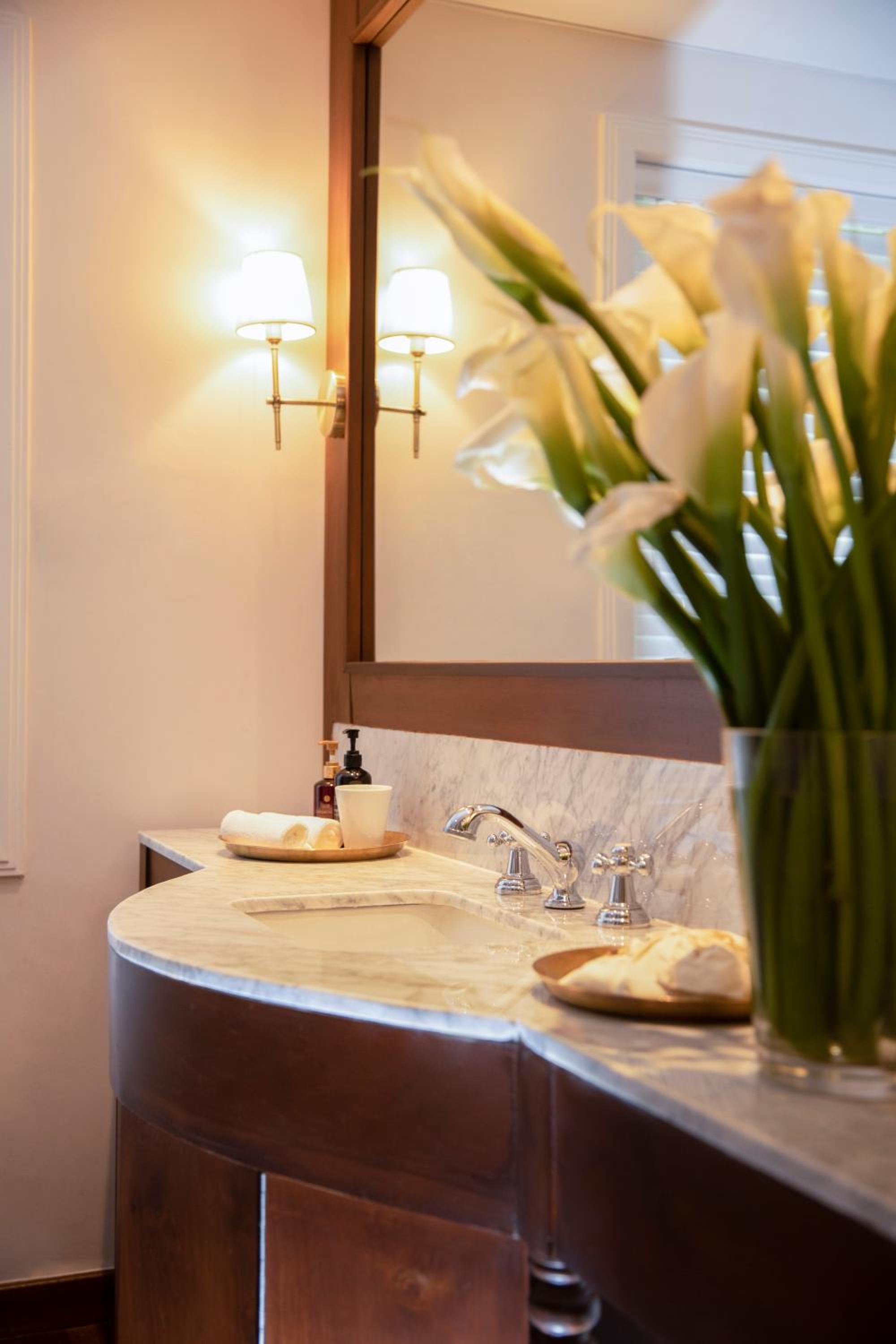 Deluxe Suite - Photo 8