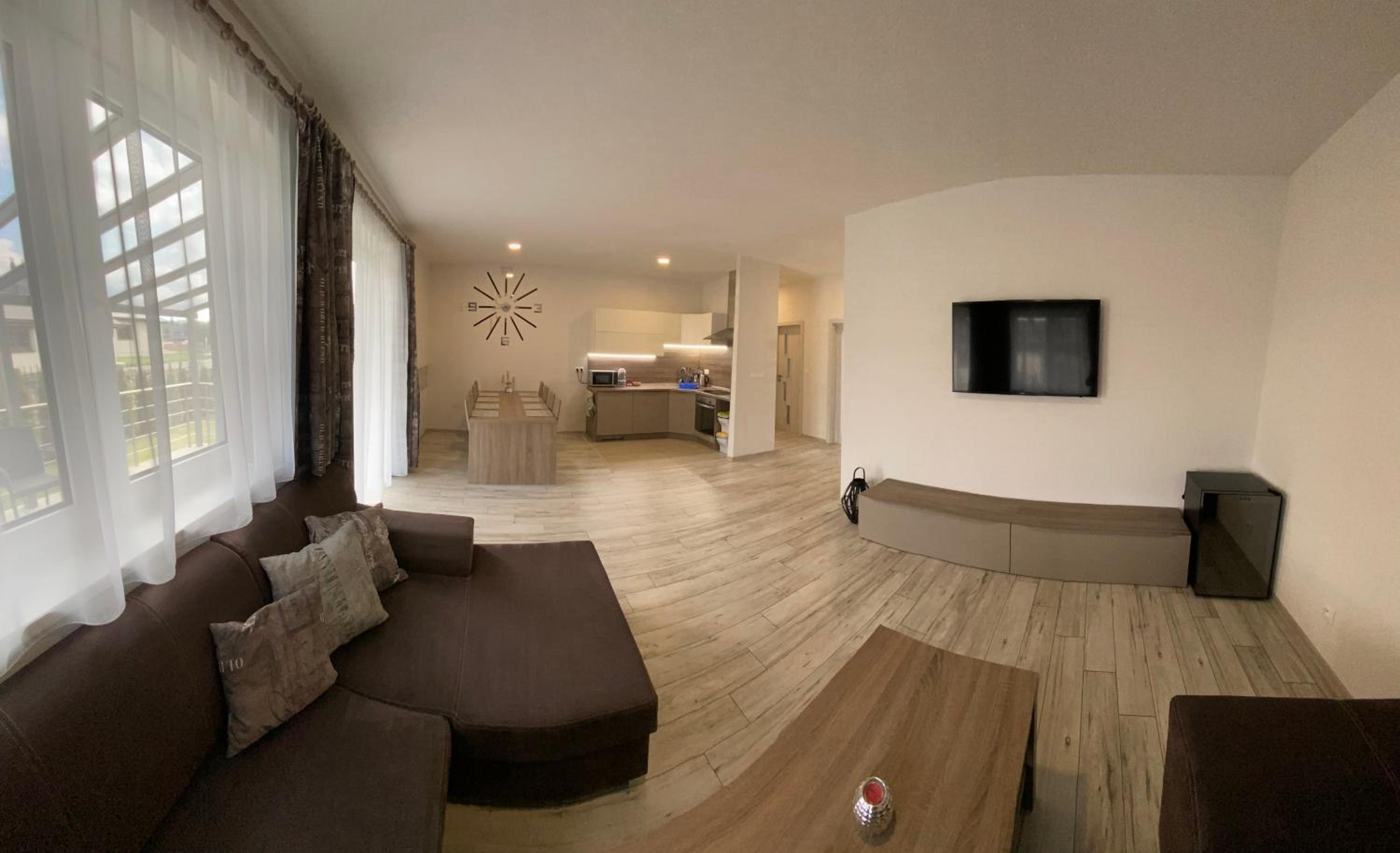 Three-Bedroom Apartment photo 2