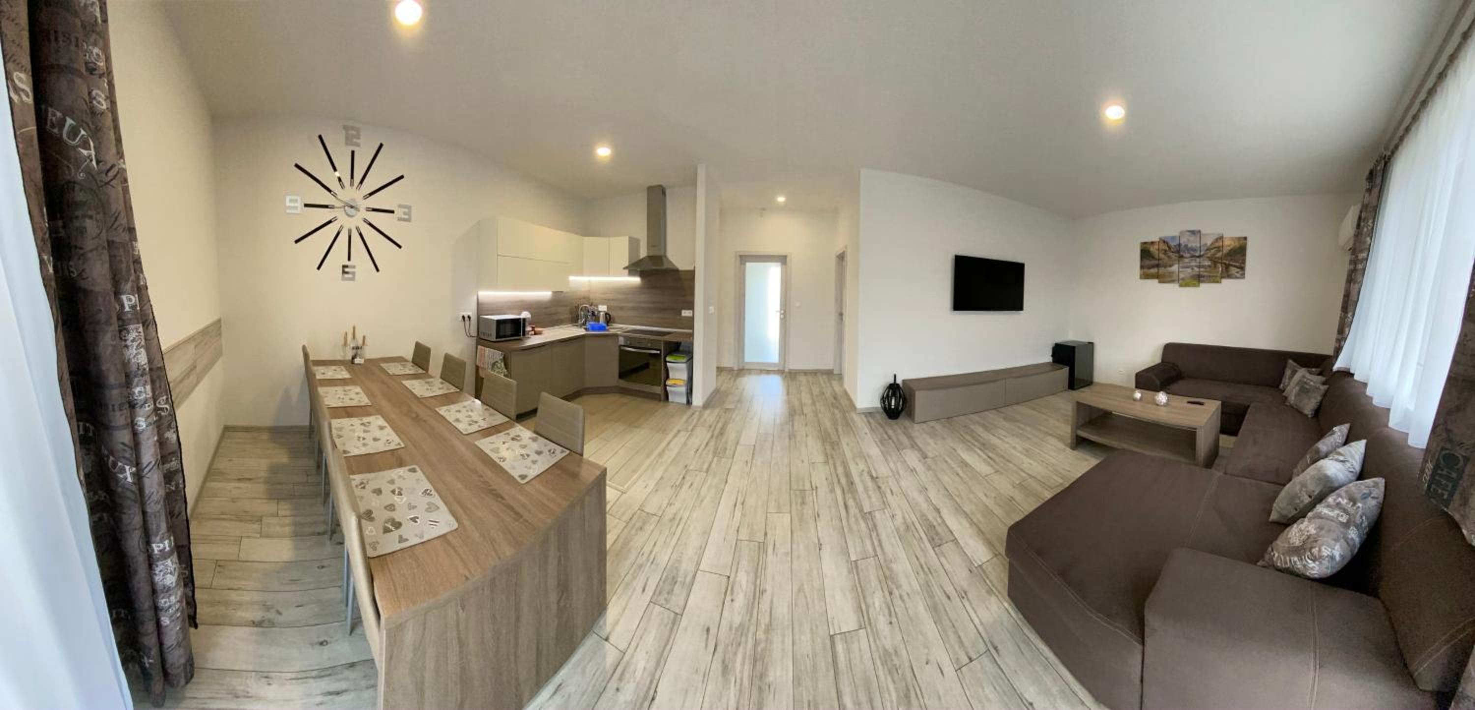 Three-Bedroom Apartment photo 3