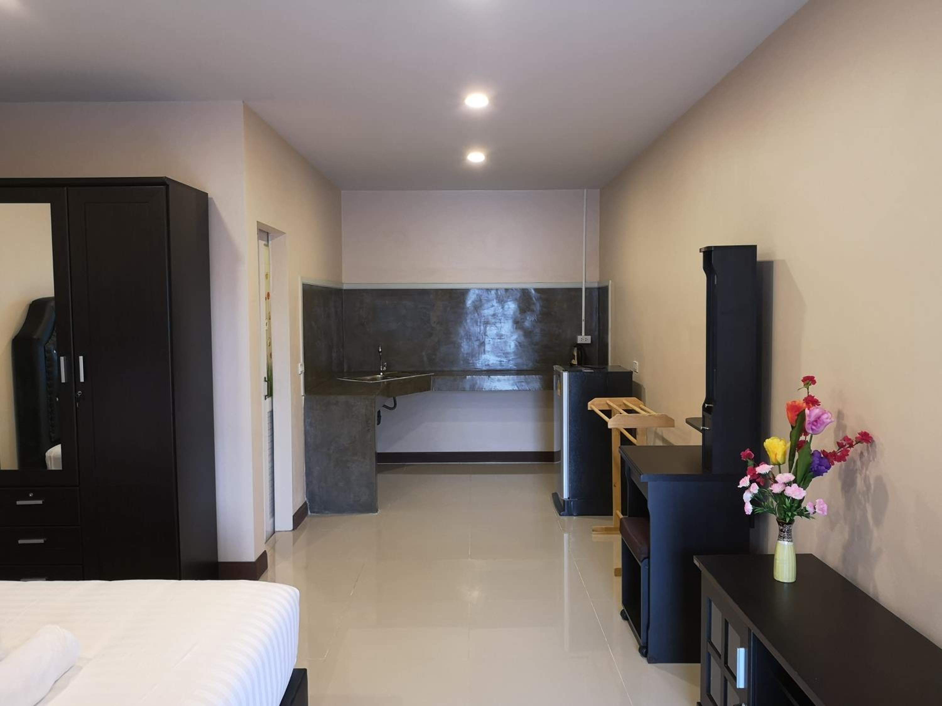 Twin Room with Pool View photo 1