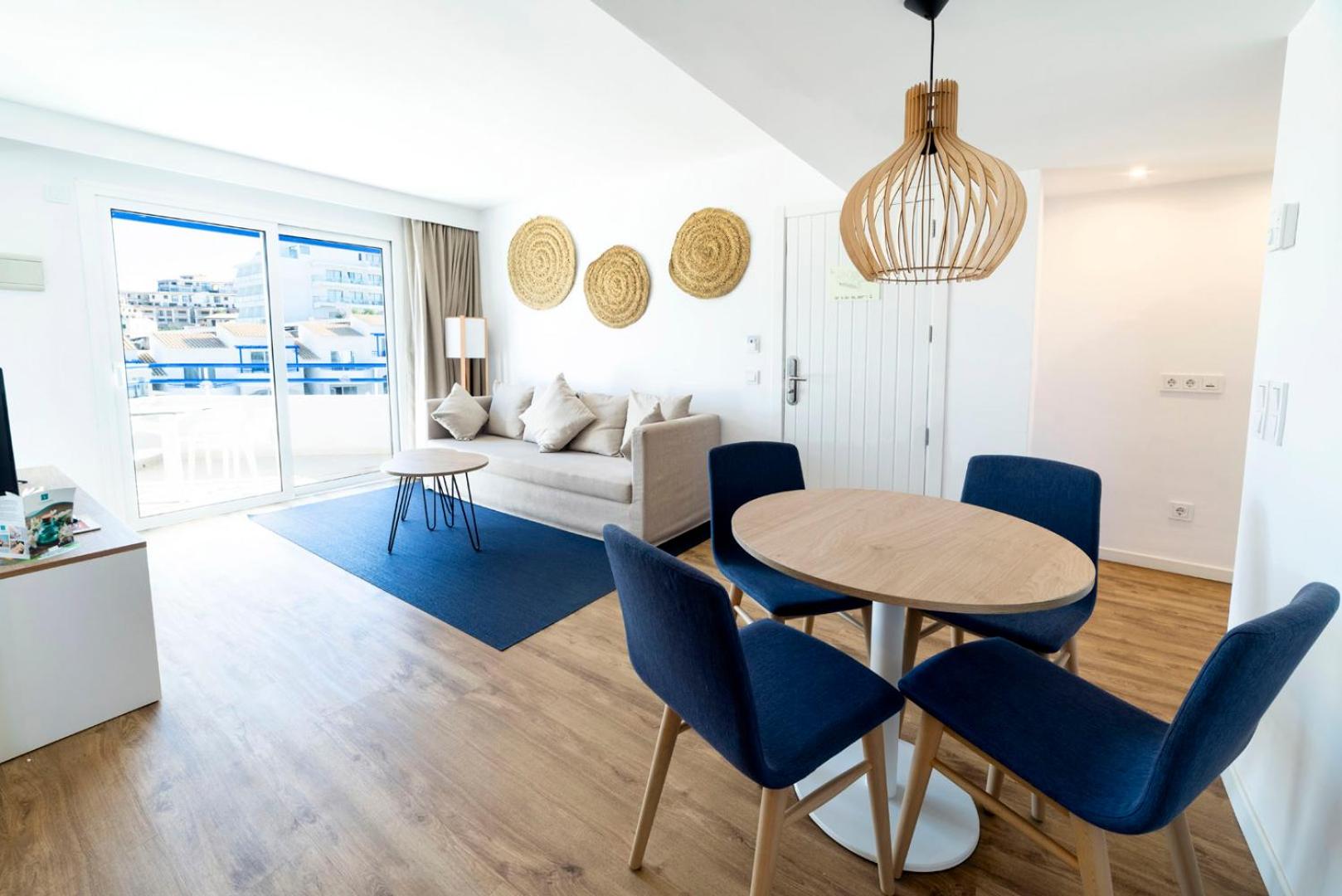 Two Bedroom Suite (3 Adults) photo 3