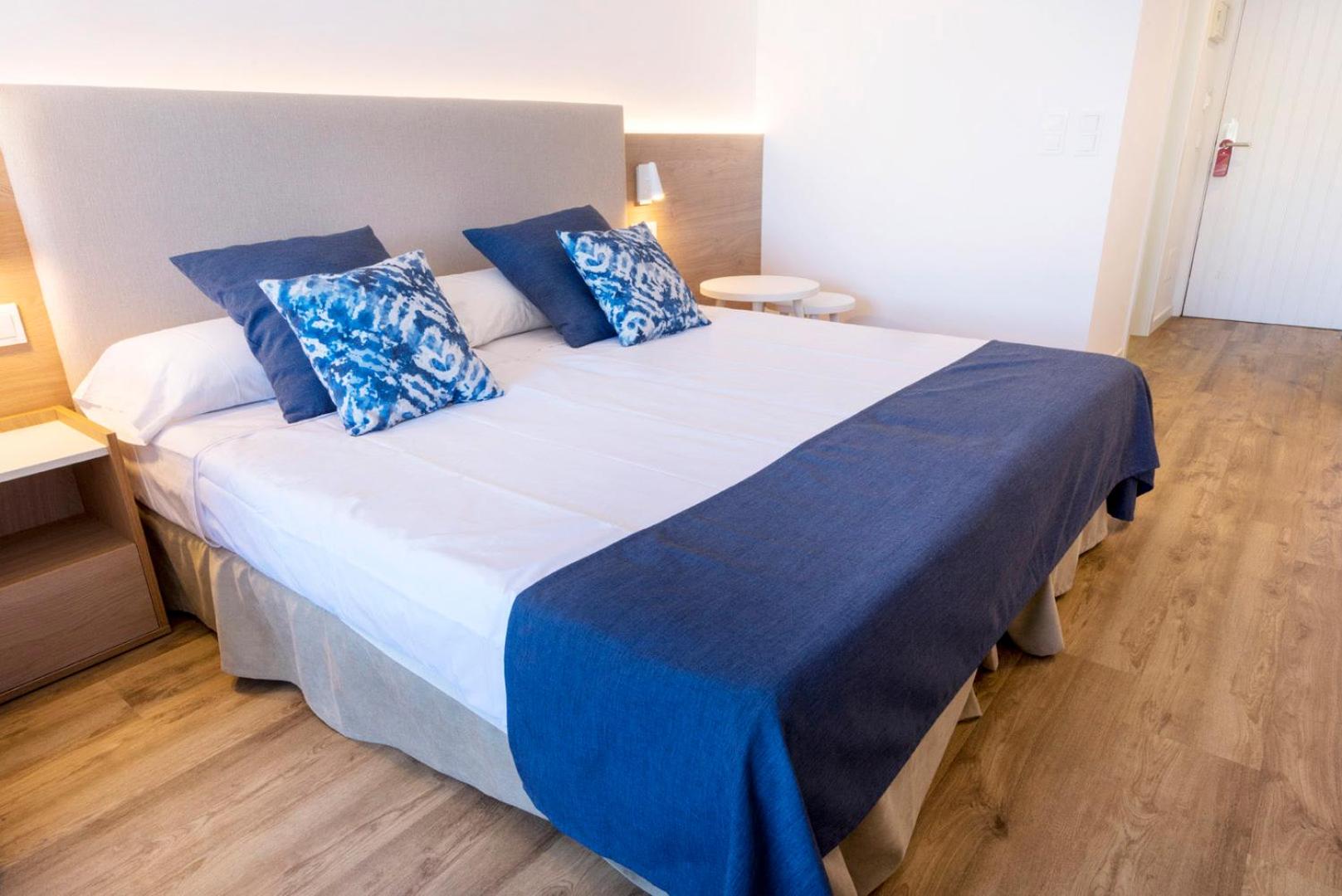 Double Room with Pool View photo 2
