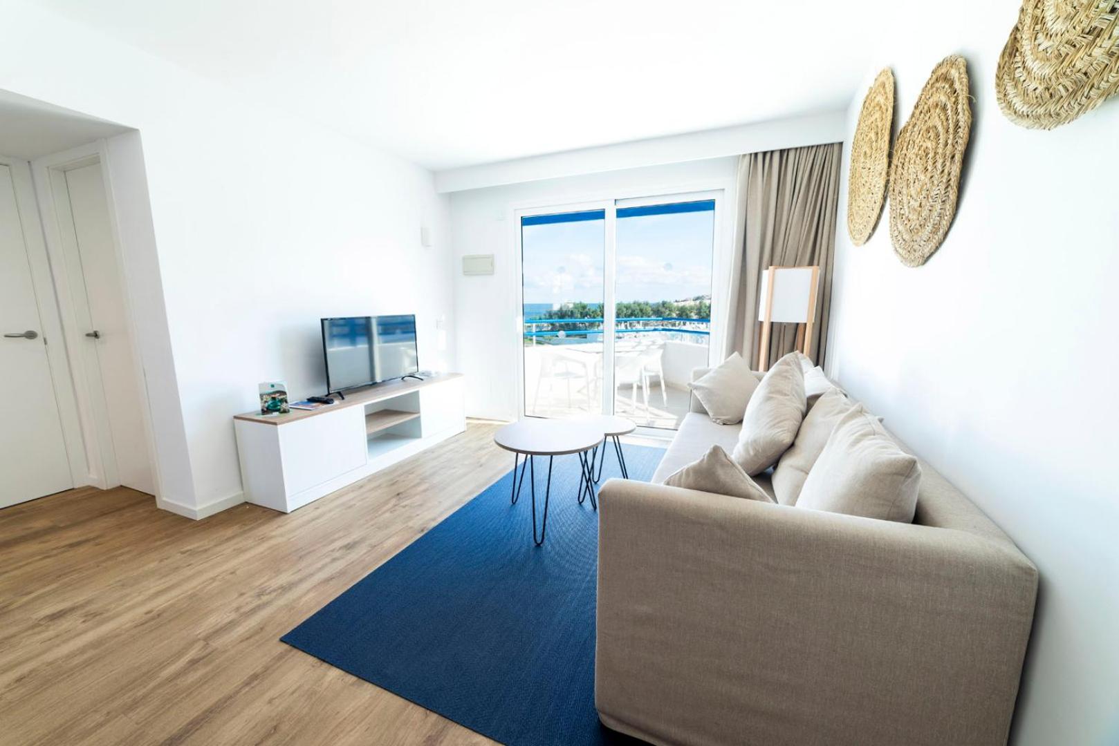 Suite de dos habitaciones (4 adultos) Suite de dos habitaciones (4 adultos)