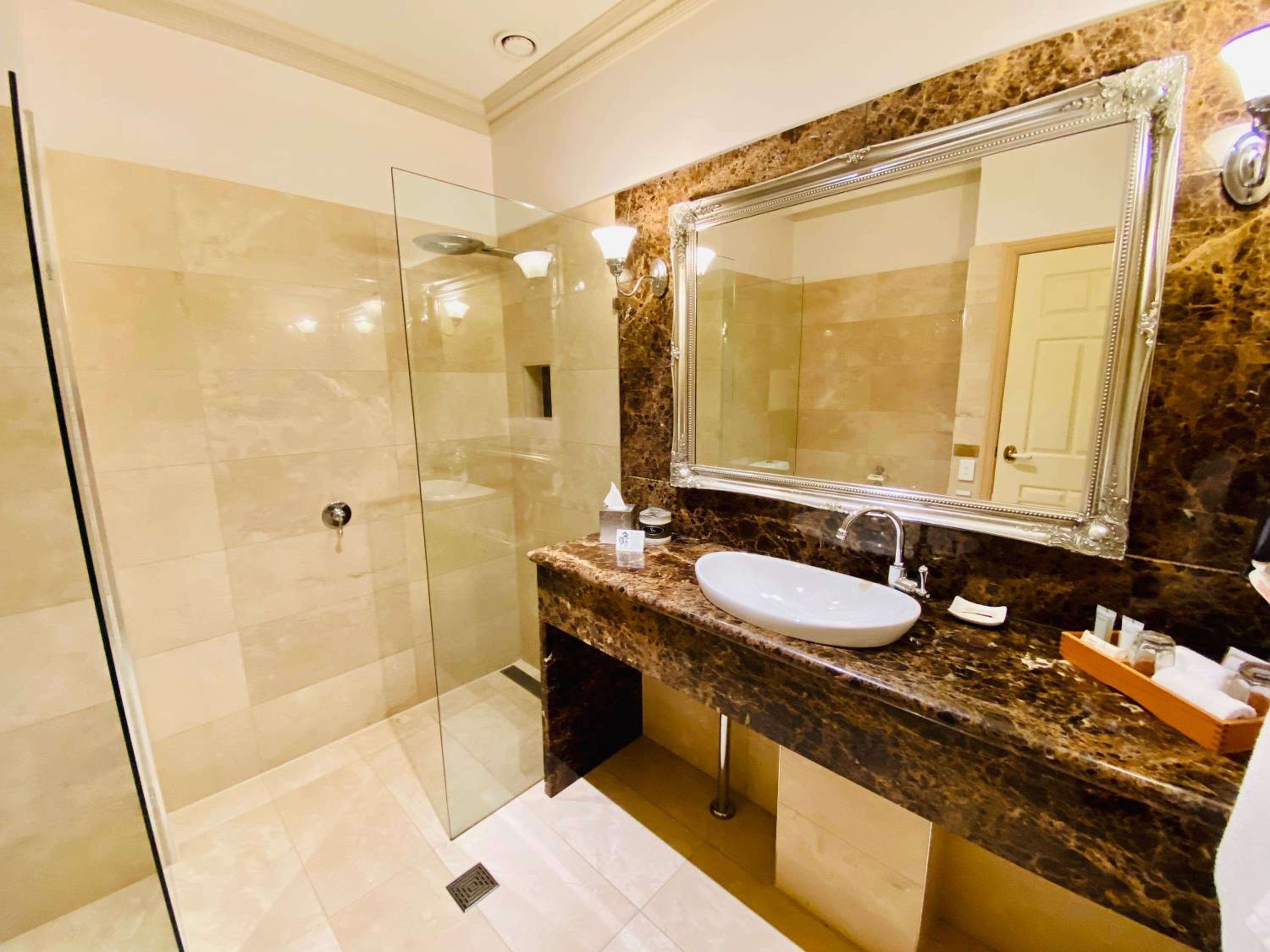 One Bedroom Suite - Photo 10