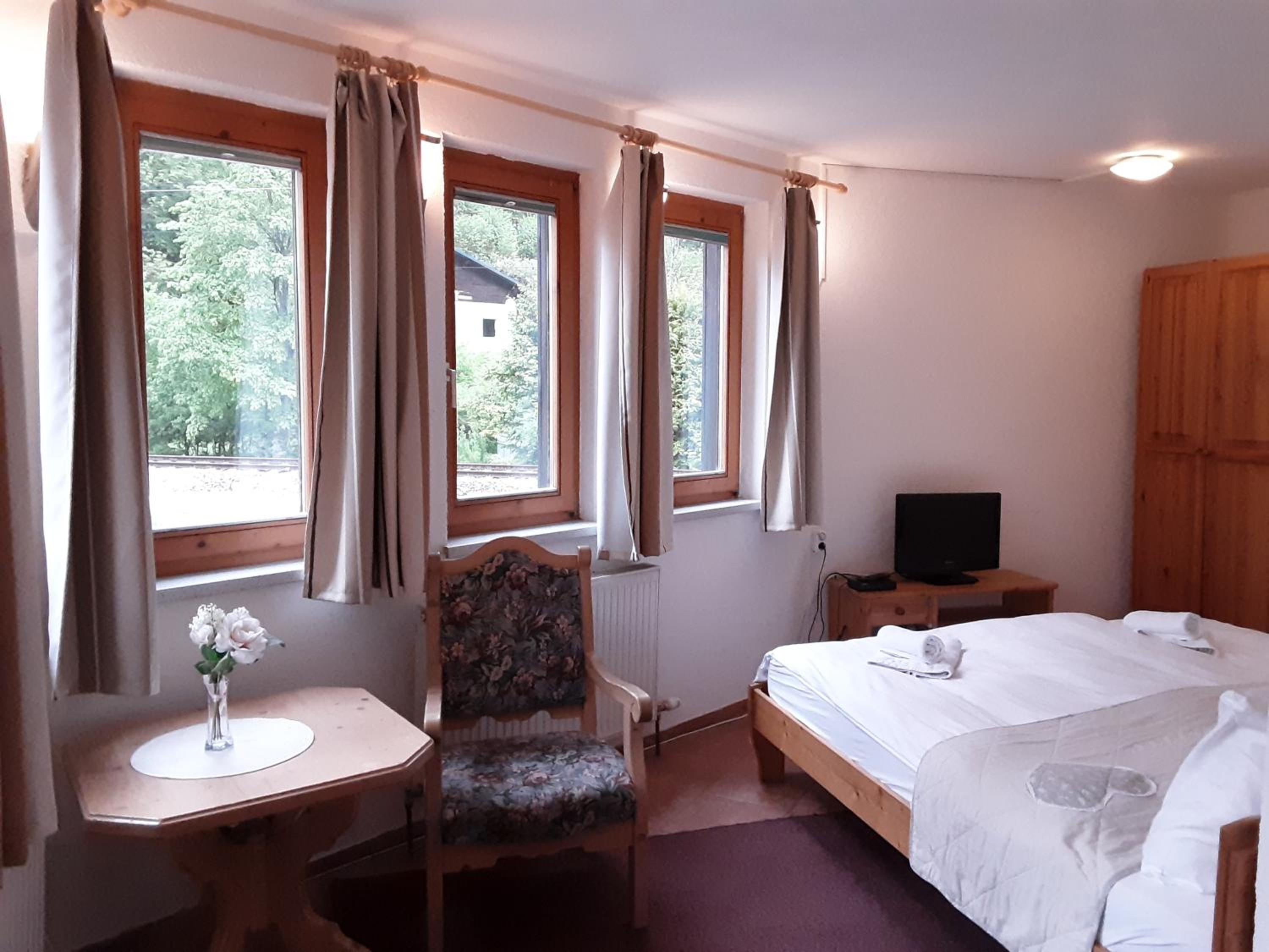Junior Suite with Balcony (2 Adults) photo 1