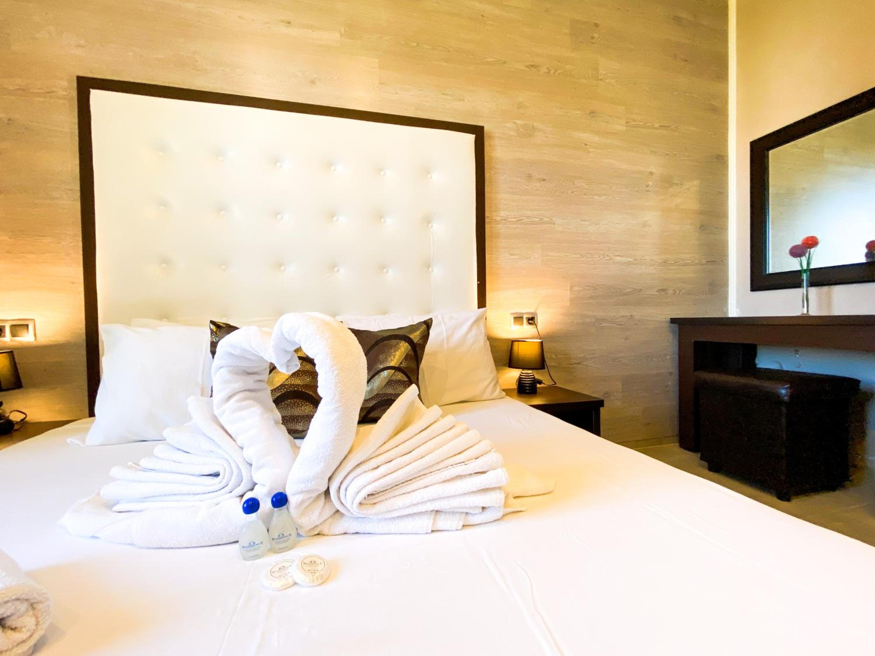 Standard Double Room - Photo 3