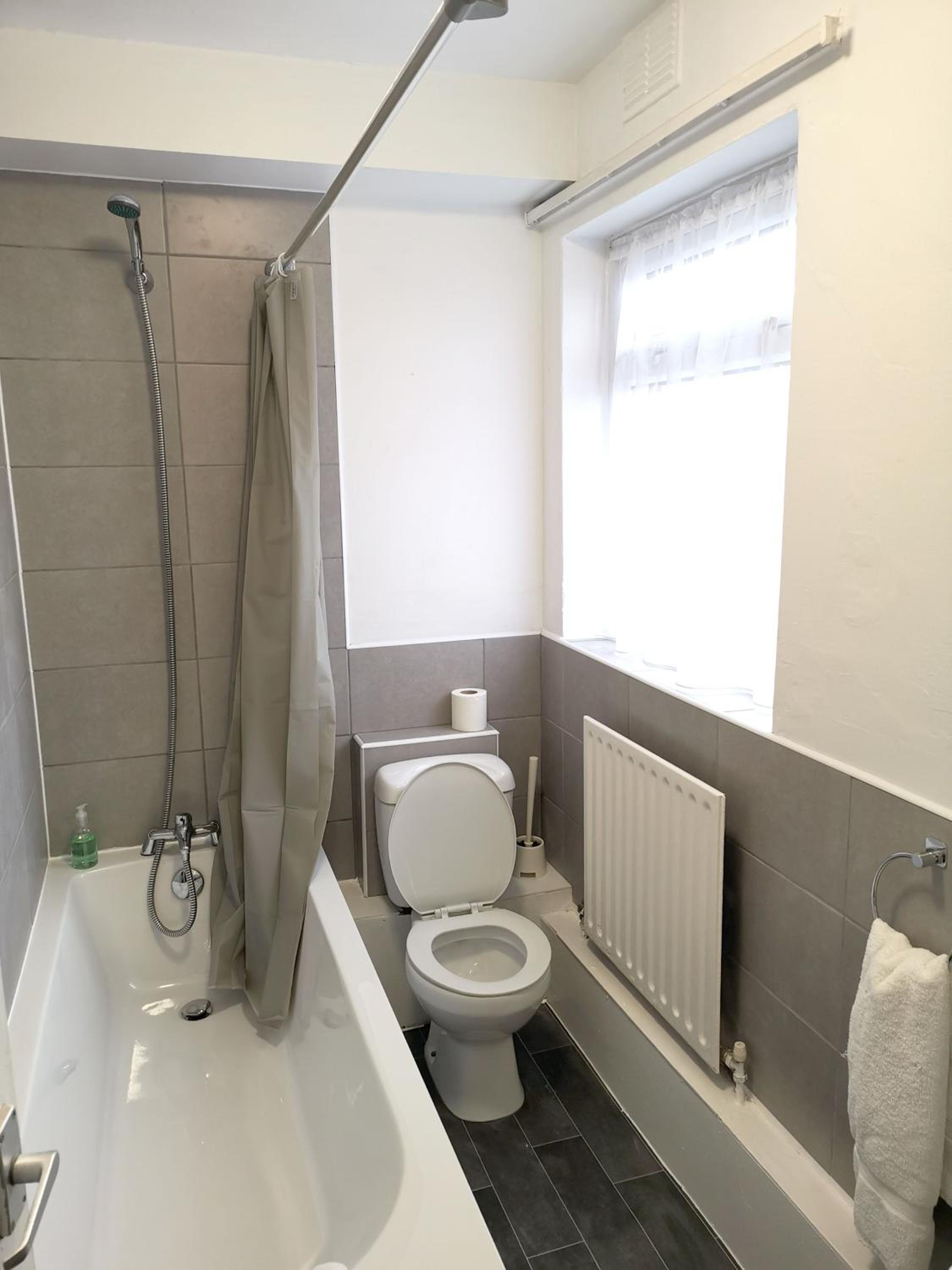 Double Room - Photo 5