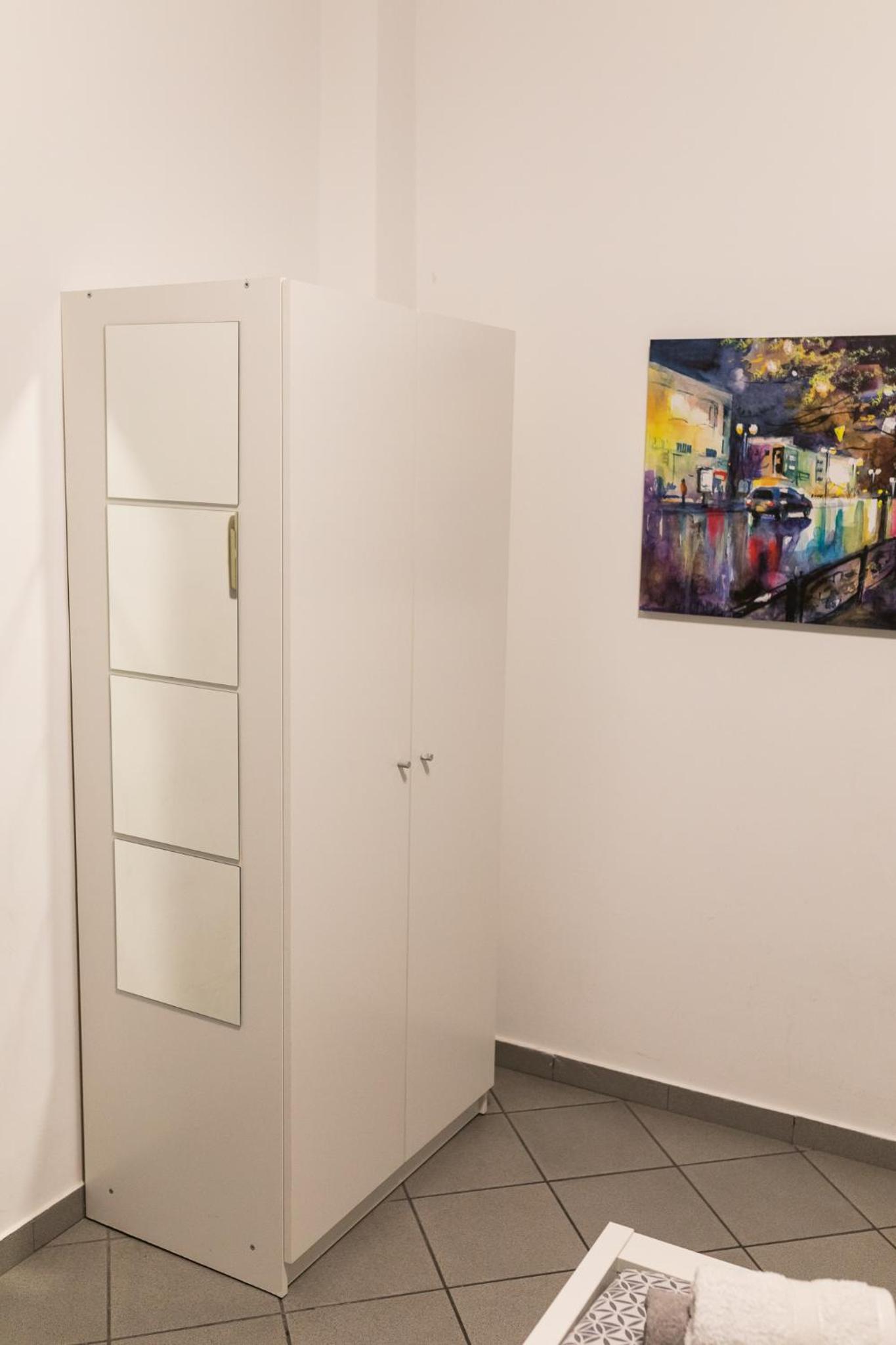 Two-Bedroom Apartment - Photo 8